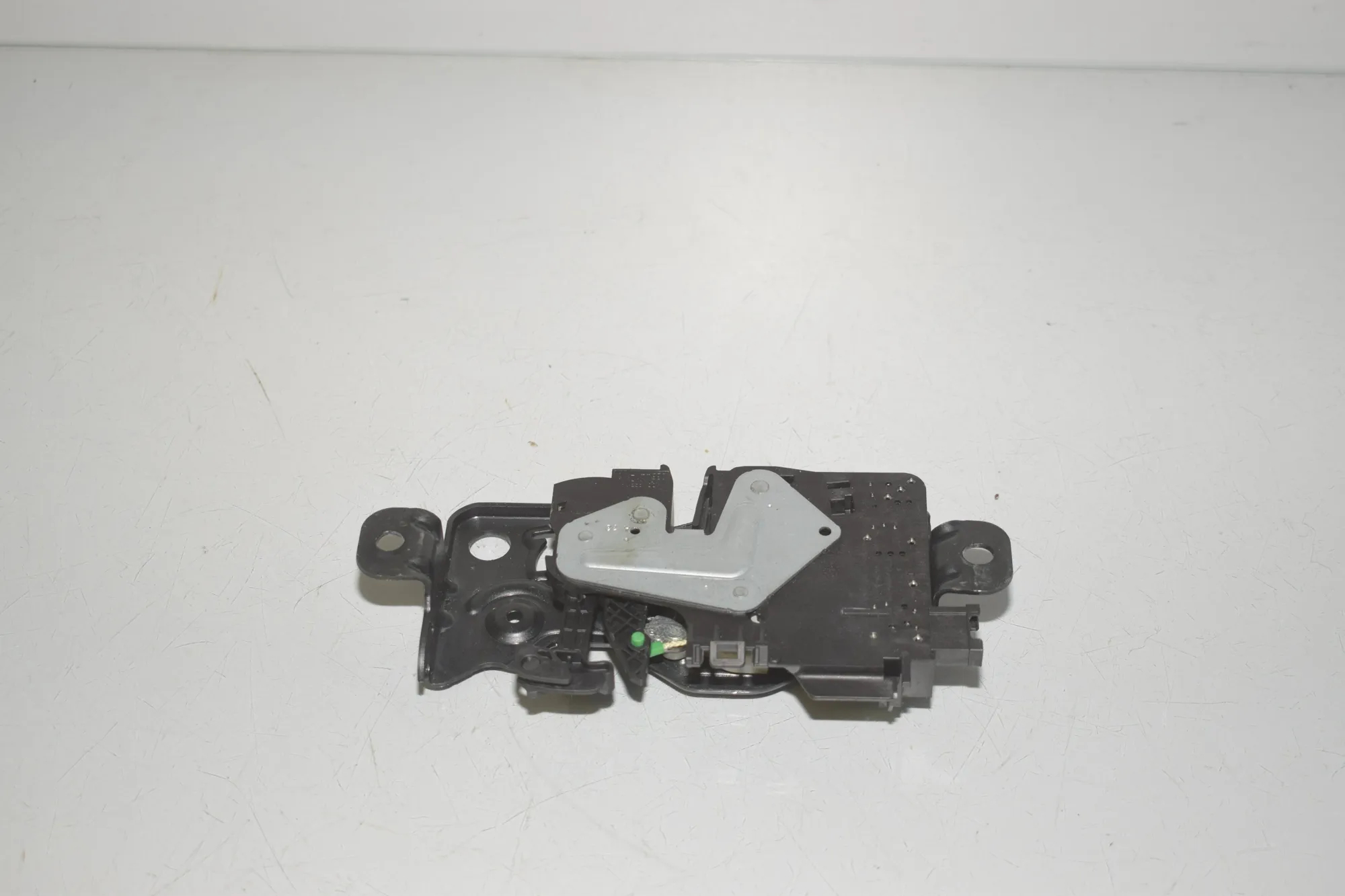 Tailgate Boot Lock – OEM 7383282 · BMW 1 (F40) (2019 - -) (F40)118d 2021