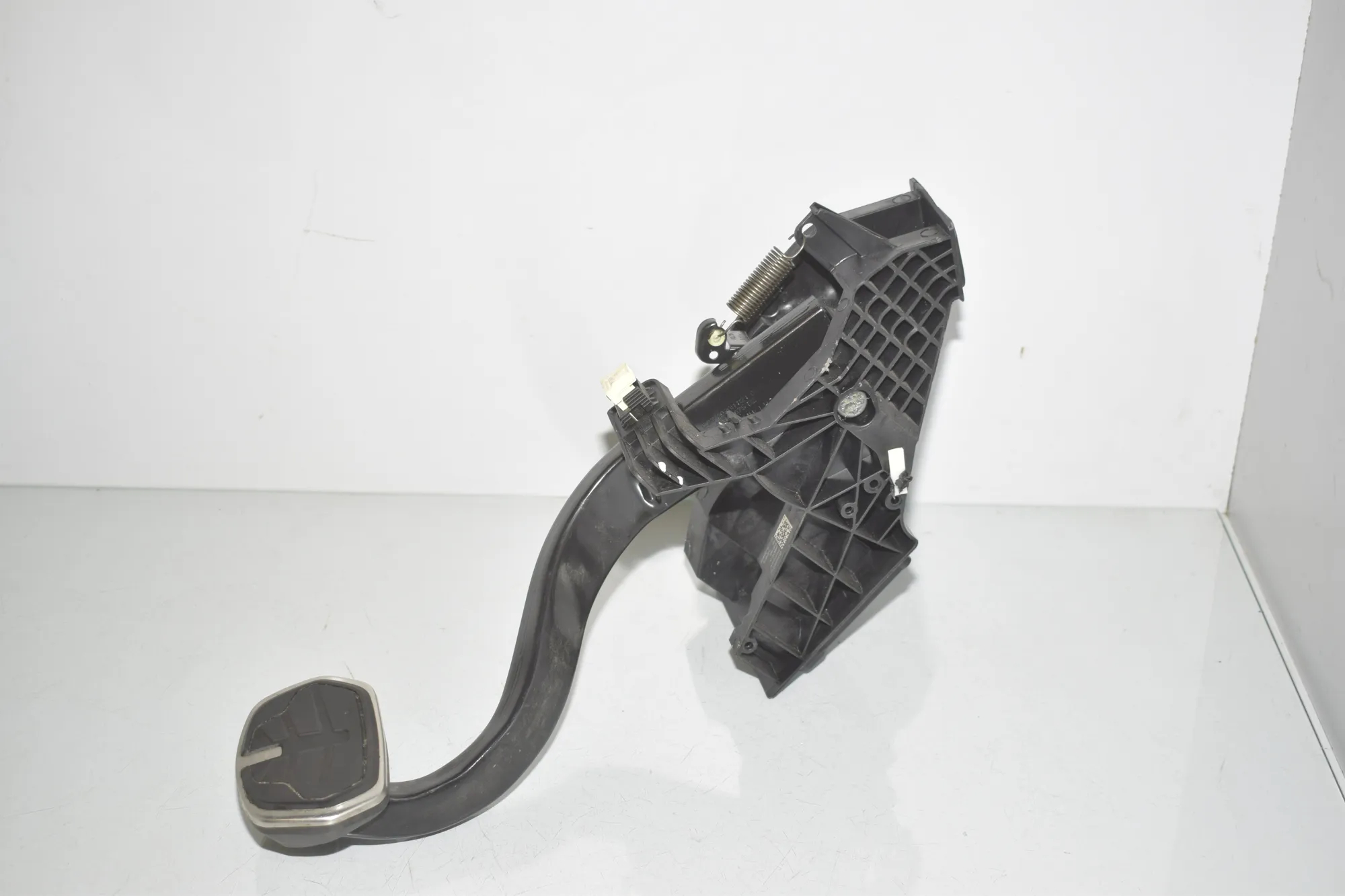 Brake Pedal – OEM 6888753 · BMW 1 (F40) (2019 - -) (F40)118d 2021 – 2