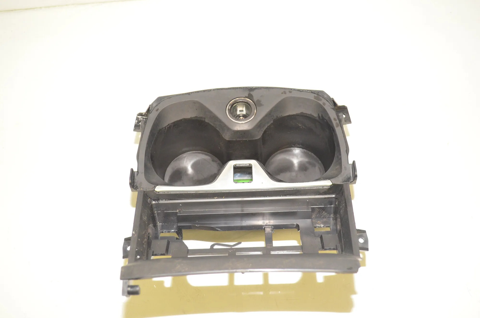 Cup Holder – OEM 6834298 · BMW 1 (F40) (2019 - -) (F40)118d 2021 – 2