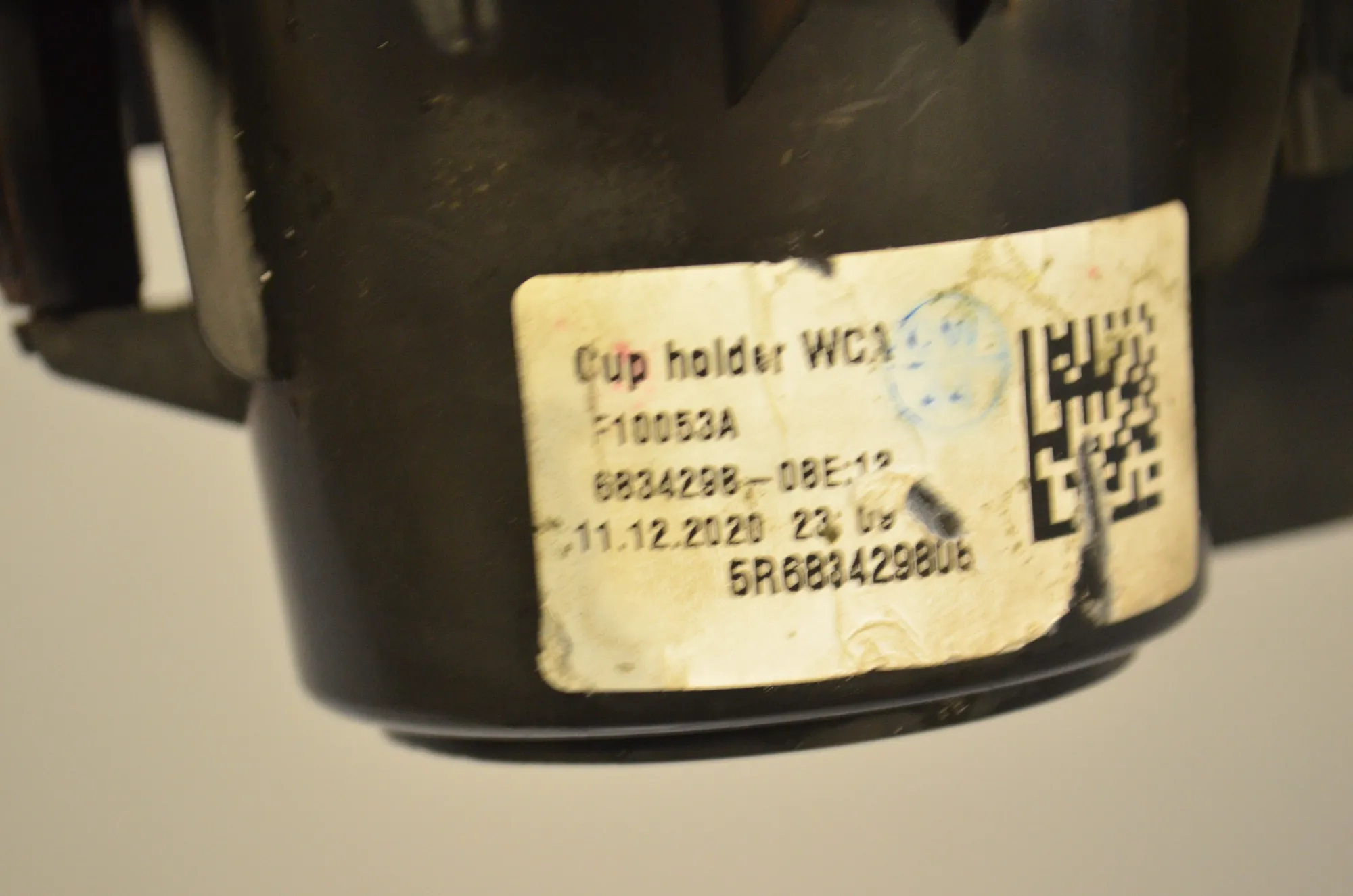 Cup Holder – OEM 6834298 · BMW 1 (F40) (2019 - -) (F40)118d 2021 – 5