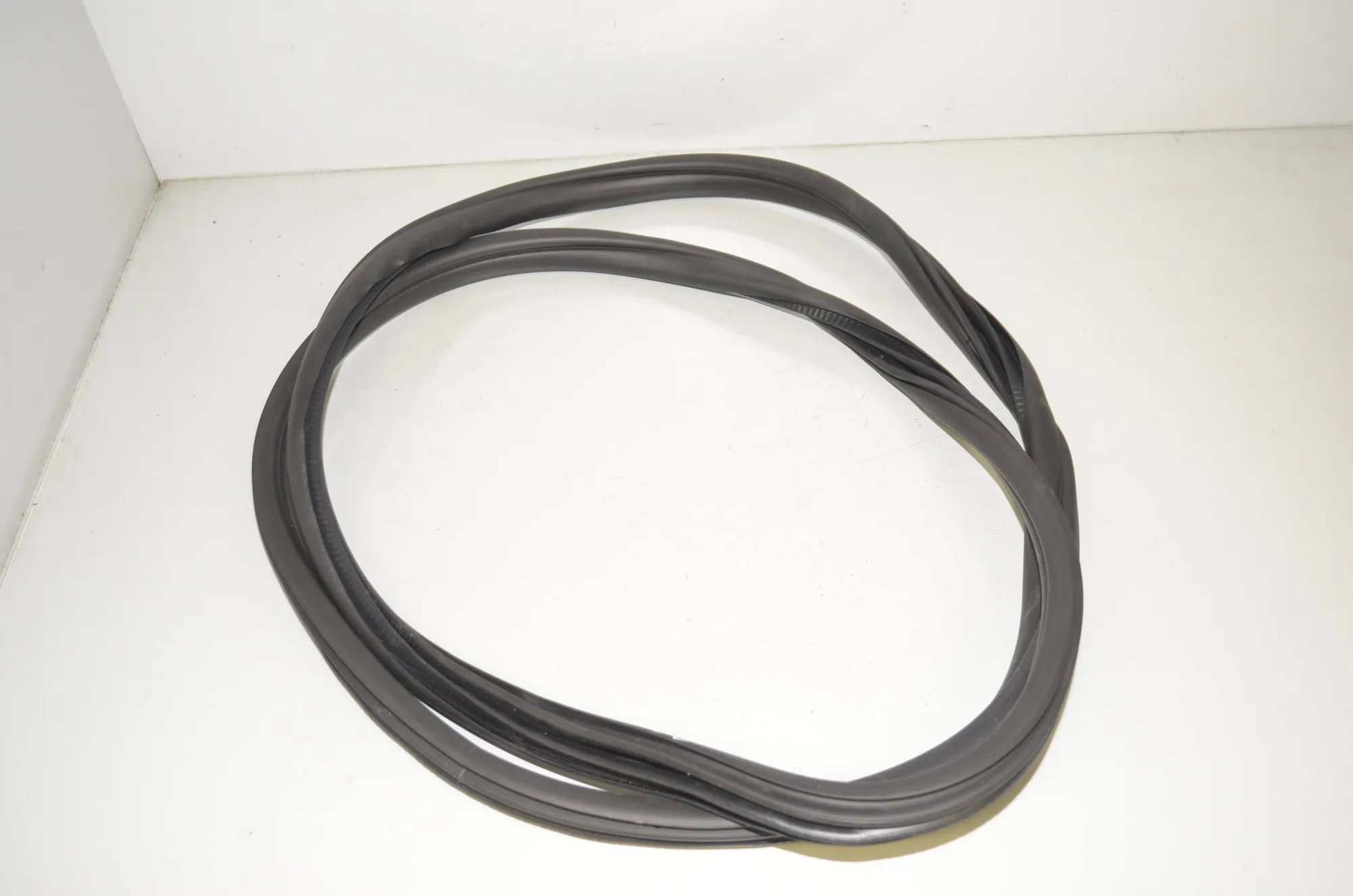 Front Right Door Seal Rubber – OEM 9880688 · BMW 1 (F40) (2019 - -) (F40)118d 2021 – 2