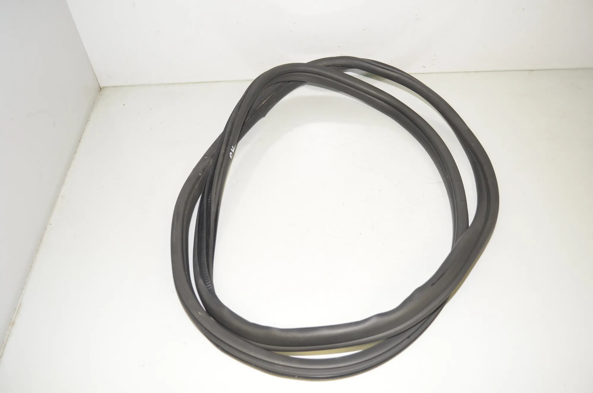 Front Left Door Seal Rubber – OEM 9880688 · BMW 1 (F40) (2019 - -) (F40)118d 2021 – 4