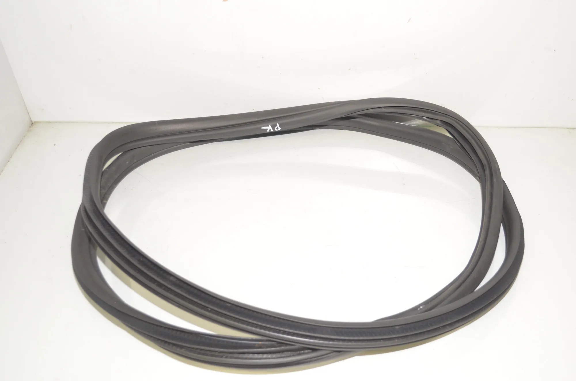Front Left Door Seal Rubber – OEM 9880688 · BMW 1 (F40) (2019 - -) (F40)118d 2021