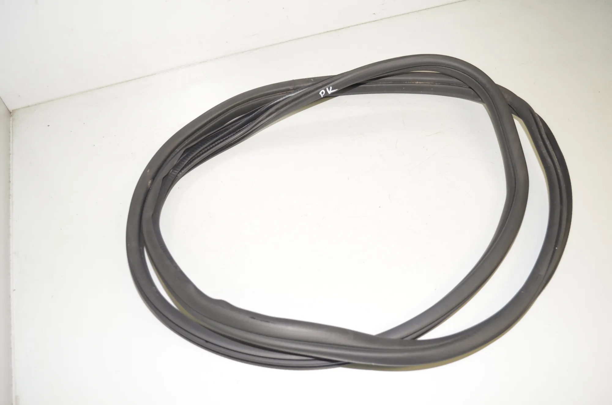 Front Left Door Seal Rubber – OEM 9880688 · BMW 1 (F40) (2019 - -) (F40)118d 2021 – 3