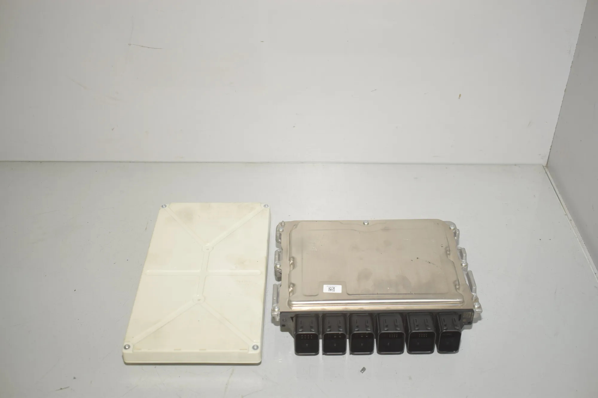 Engine Ignition ECU Set – OEM 5A79F96 · BMW 1 (F40) (2019 - -) (F40)118d 2022 – 4