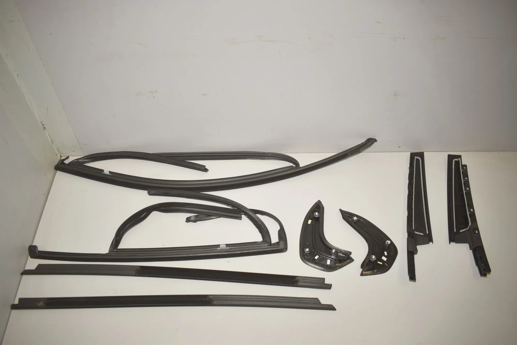 Exterior Trim Kit – OEM 7474001 · BMW 1 (F40) (2019 - -) (F40)118d 2022 – 8