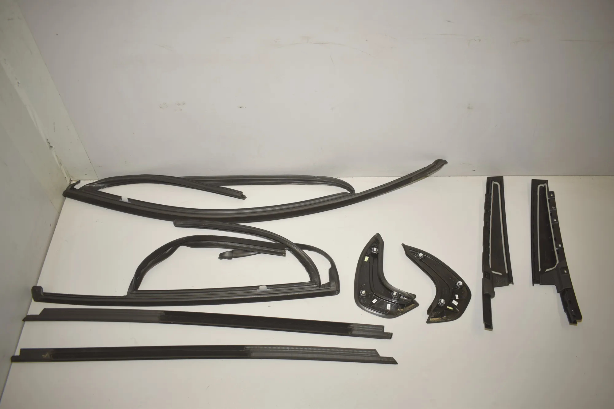 Exterior Trim Kit – OEM 7474001 · BMW 1 (F40) (2019 - -) (F40)118d 2022 – 7