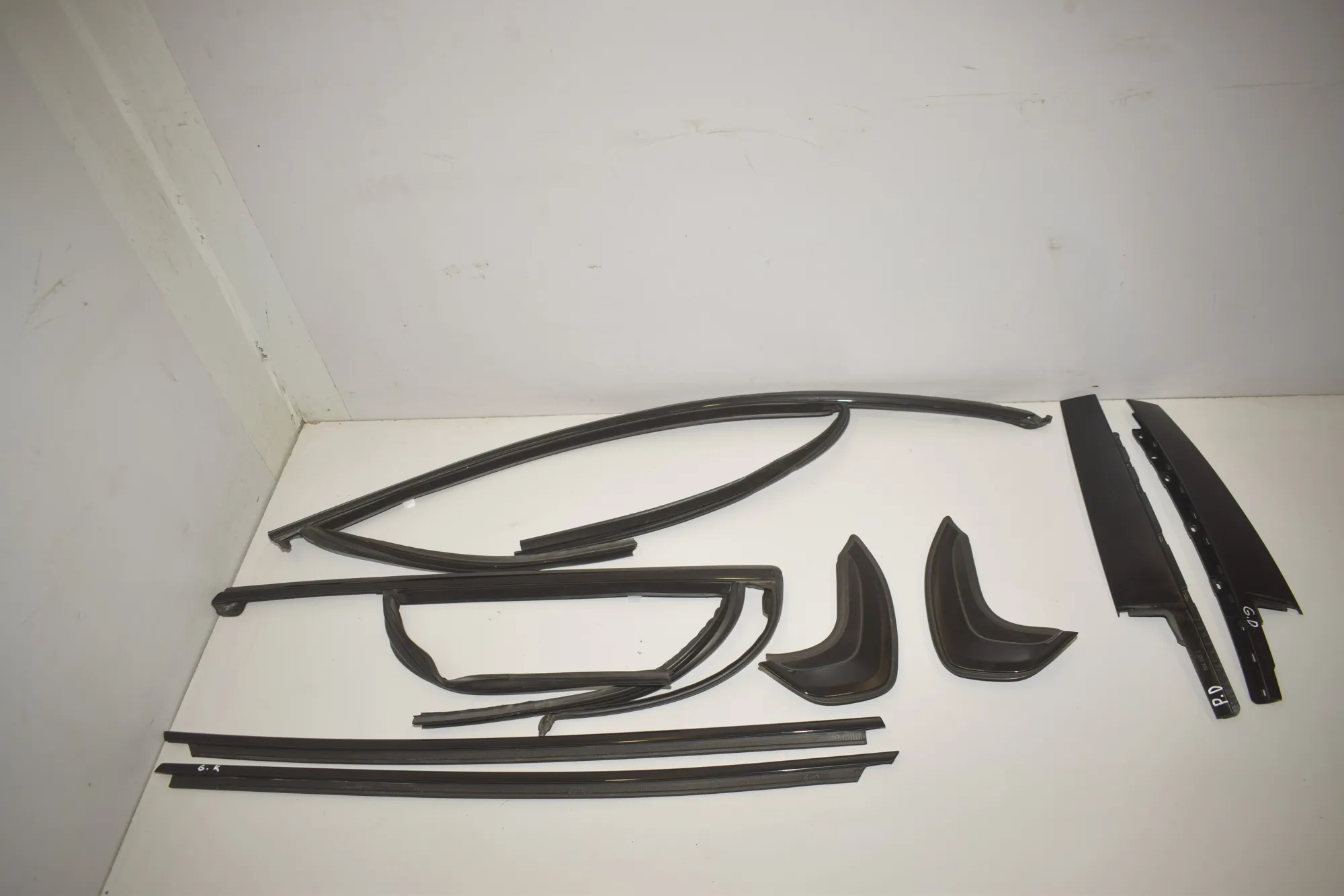 Exterior Trim Kit – OEM 7474001 · BMW 1 (F40) (2019 - -) (F40)118d 2022 – 9