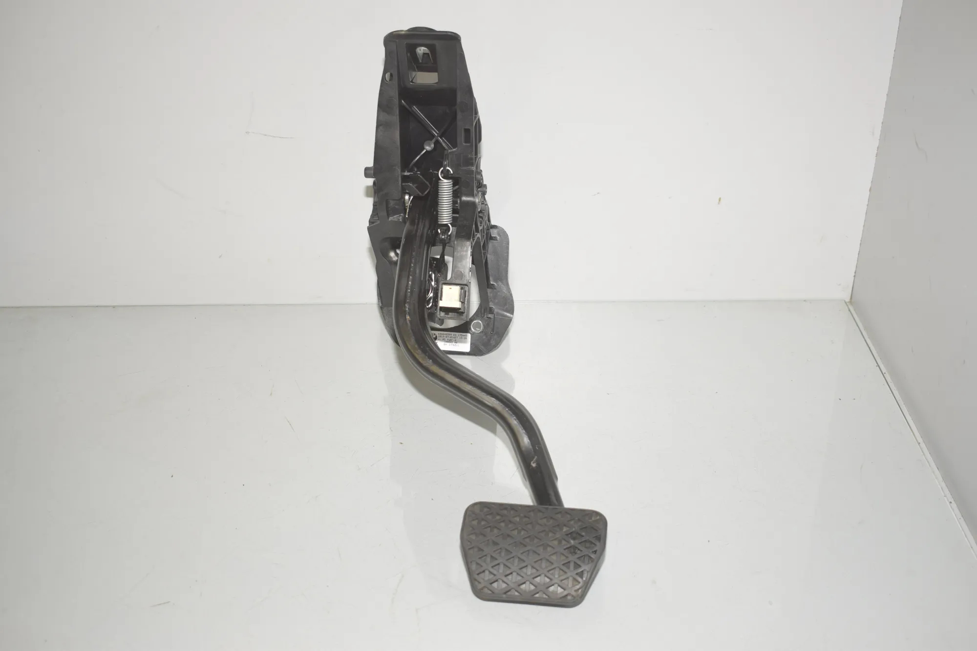 Brake Pedal – OEM 6866485 · BMW 5 (G30) (2016 - -) 530 e iPerformance 2019