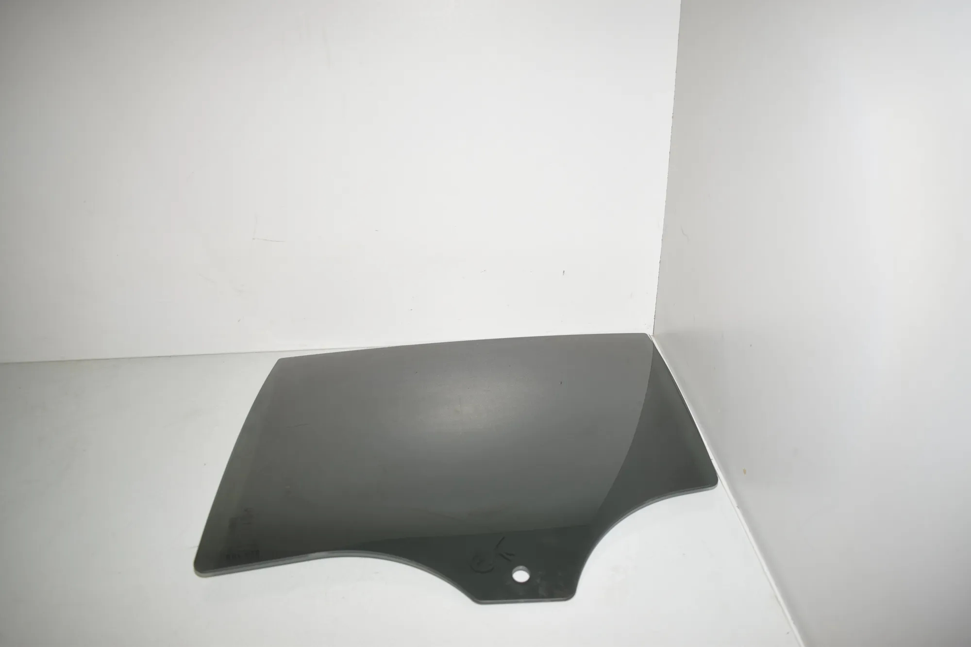 Rear Left Door Window – OEM 7469092 · BMW 5 (G30) (2016 - -) 530 e iPerformance 2019 – 2
