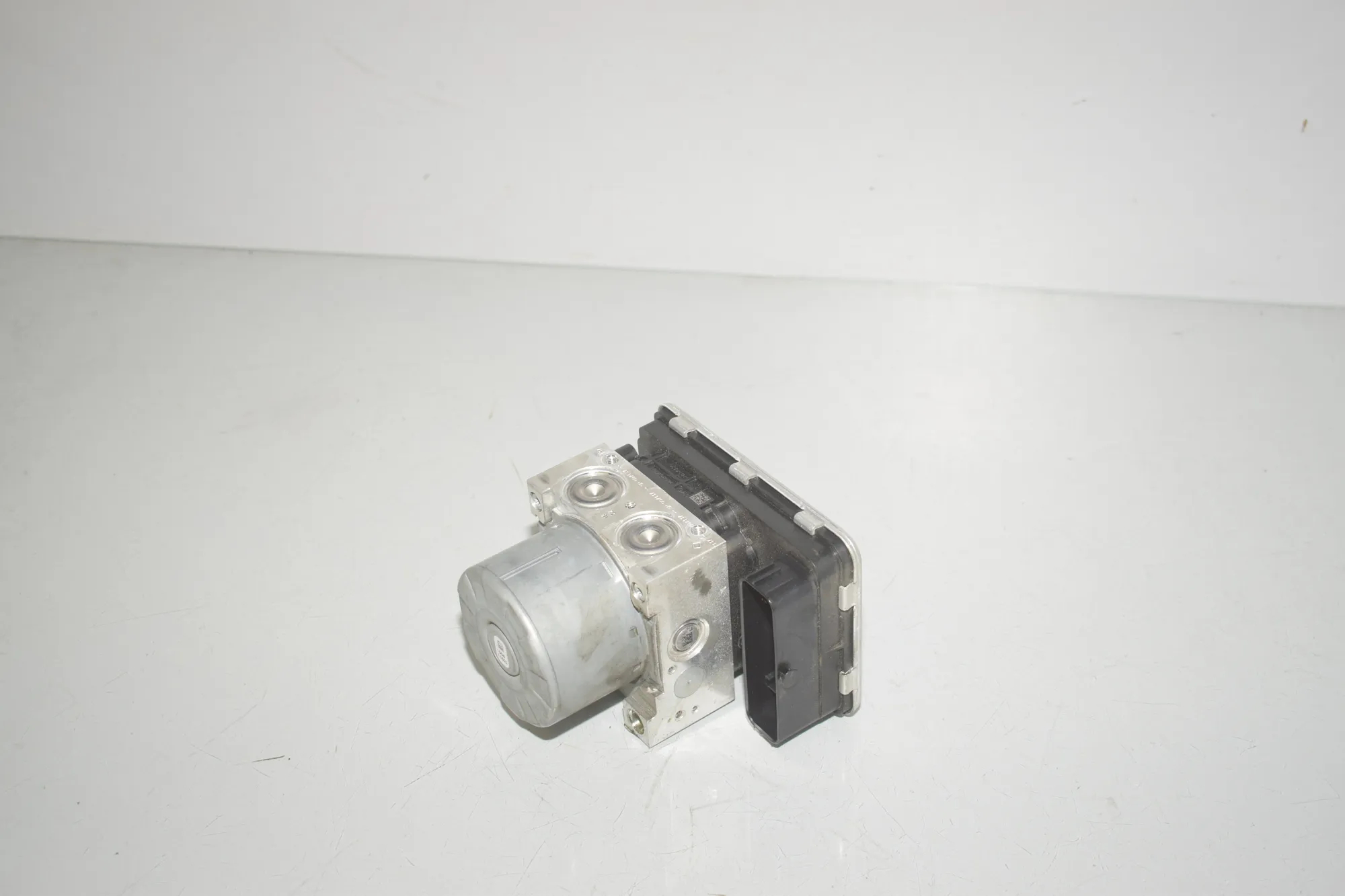 ABS Pump – OEM 5A65F16 · BMW 1 (F40) (2019 - -) (F40)118d 2022 – 3