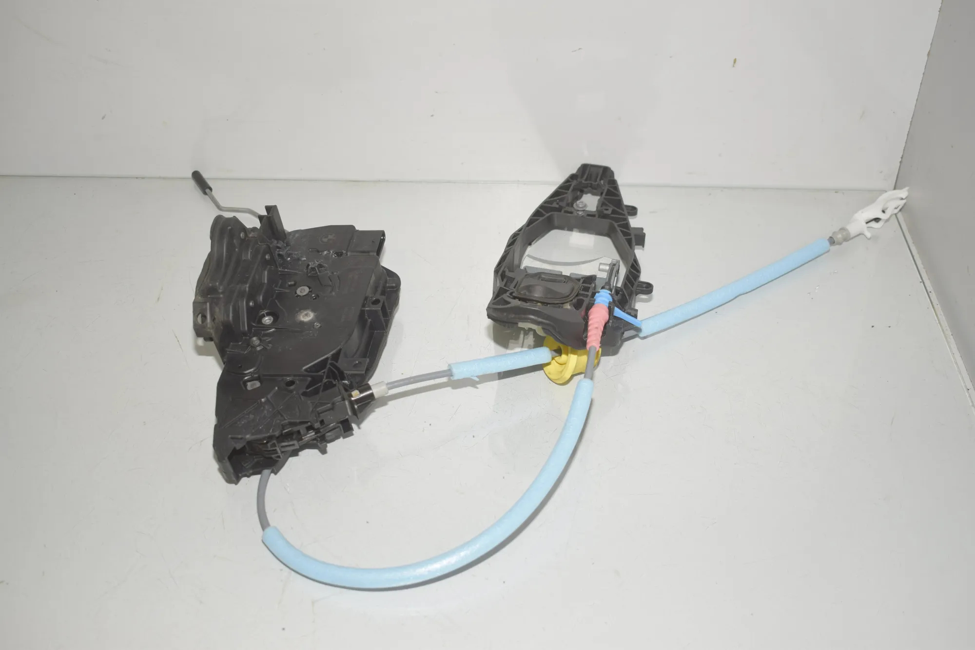 Front Right Door Lock – OEM 9881778 · BMW 1 (F40) (2019 - -) (F40)118d 2022