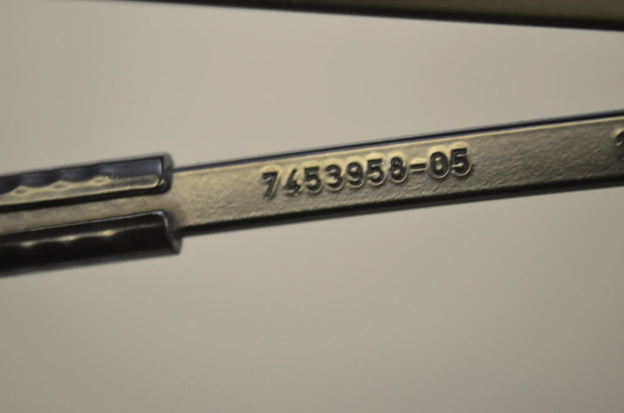 Front Wiper Arms – OEM 7453959 · BMW 1 (F40) (2019 - -) (F40)118d 2022 – 5