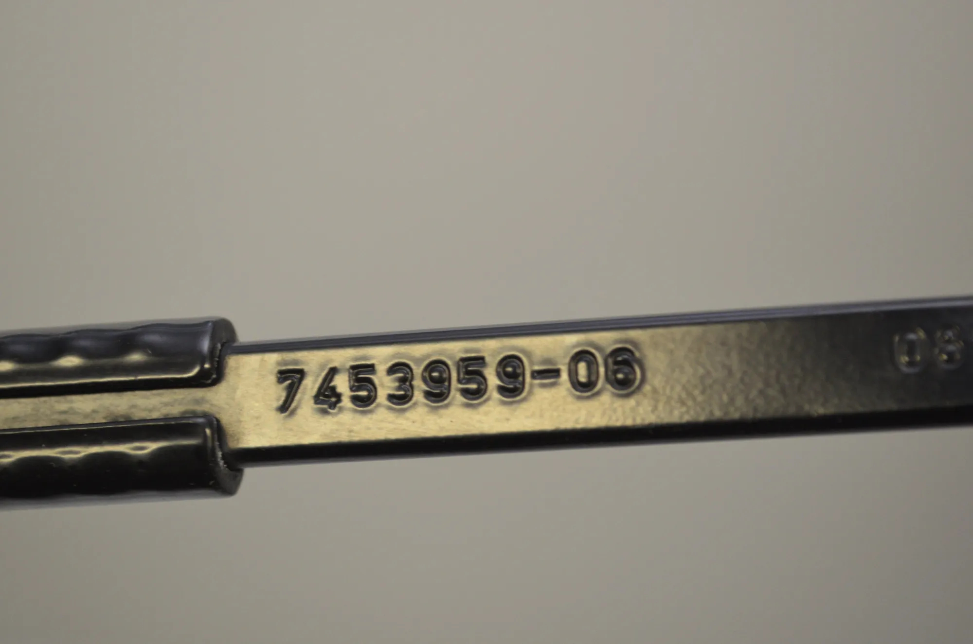 Front Wiper Arms – OEM 7453959 · BMW 1 (F40) (2019 - -) (F40)118d 2022 – 4