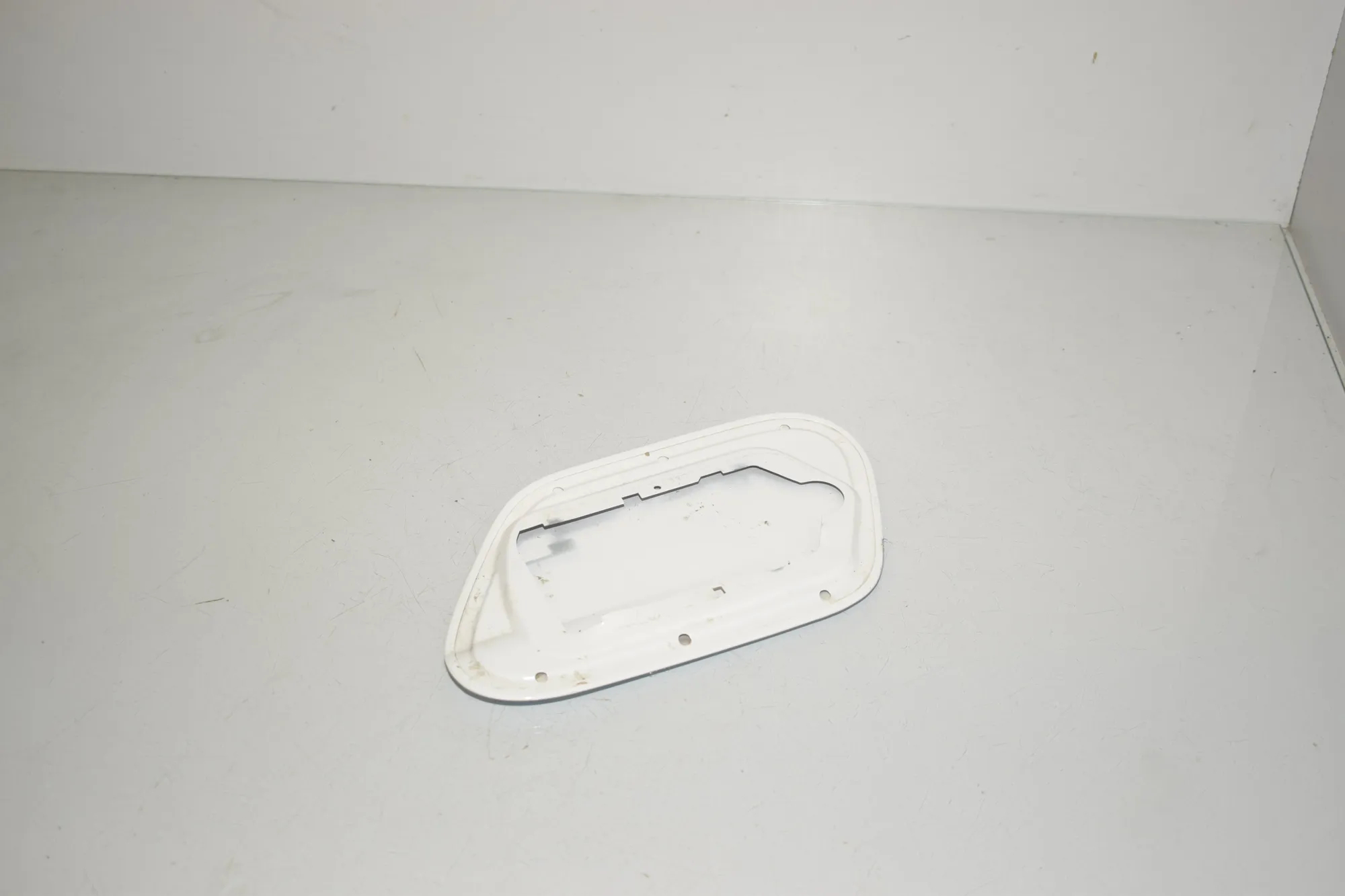 Fuel Tank Flap Cap – OEM 7454413 · BMW 1 (F40) (2019 - -) (F40)118d 2022 – 4