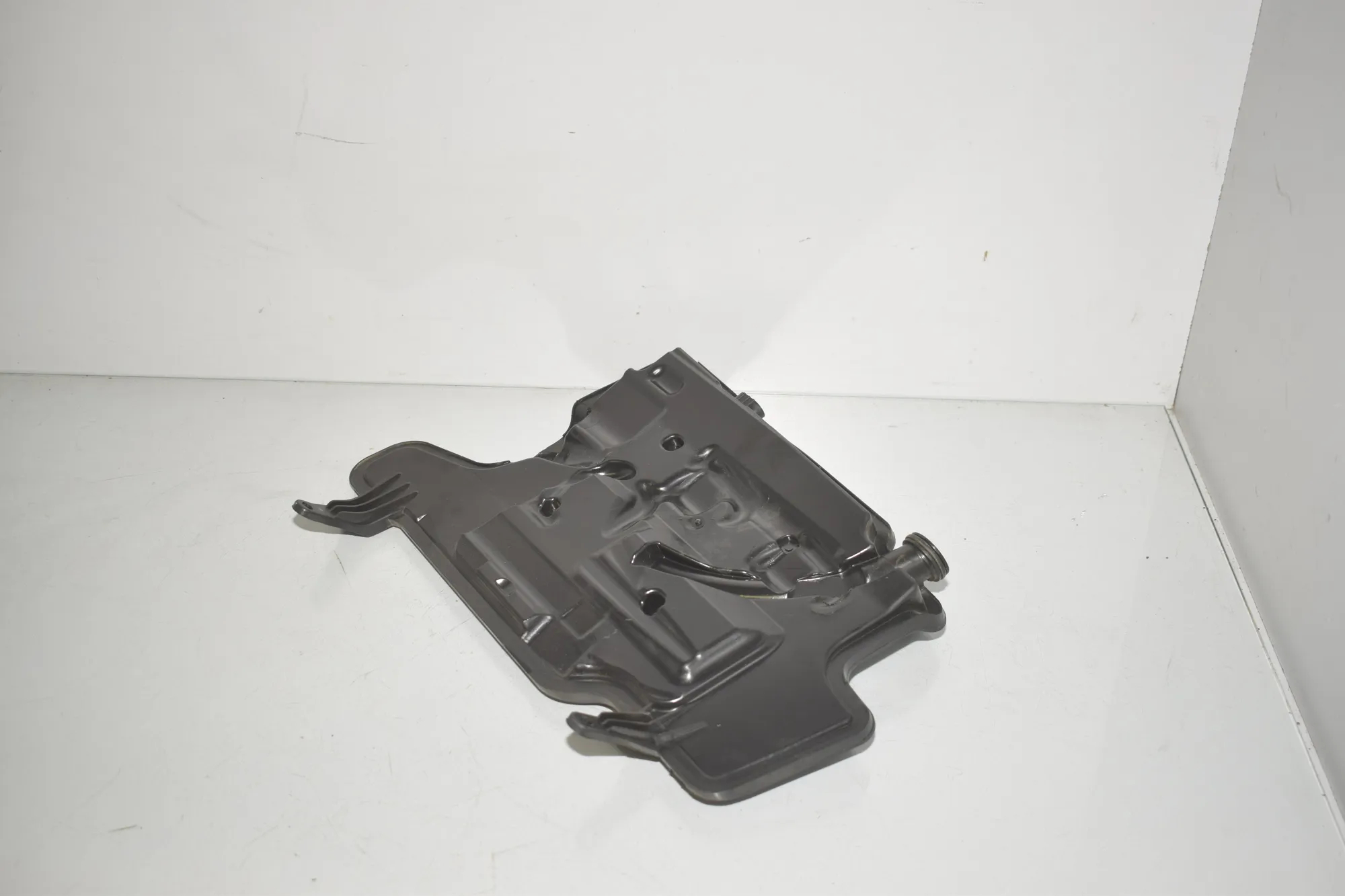 Intake Resonator – OEM 8580237 · BMW 1 (F40) (2019 - -) (F40)118d 2022 – 3