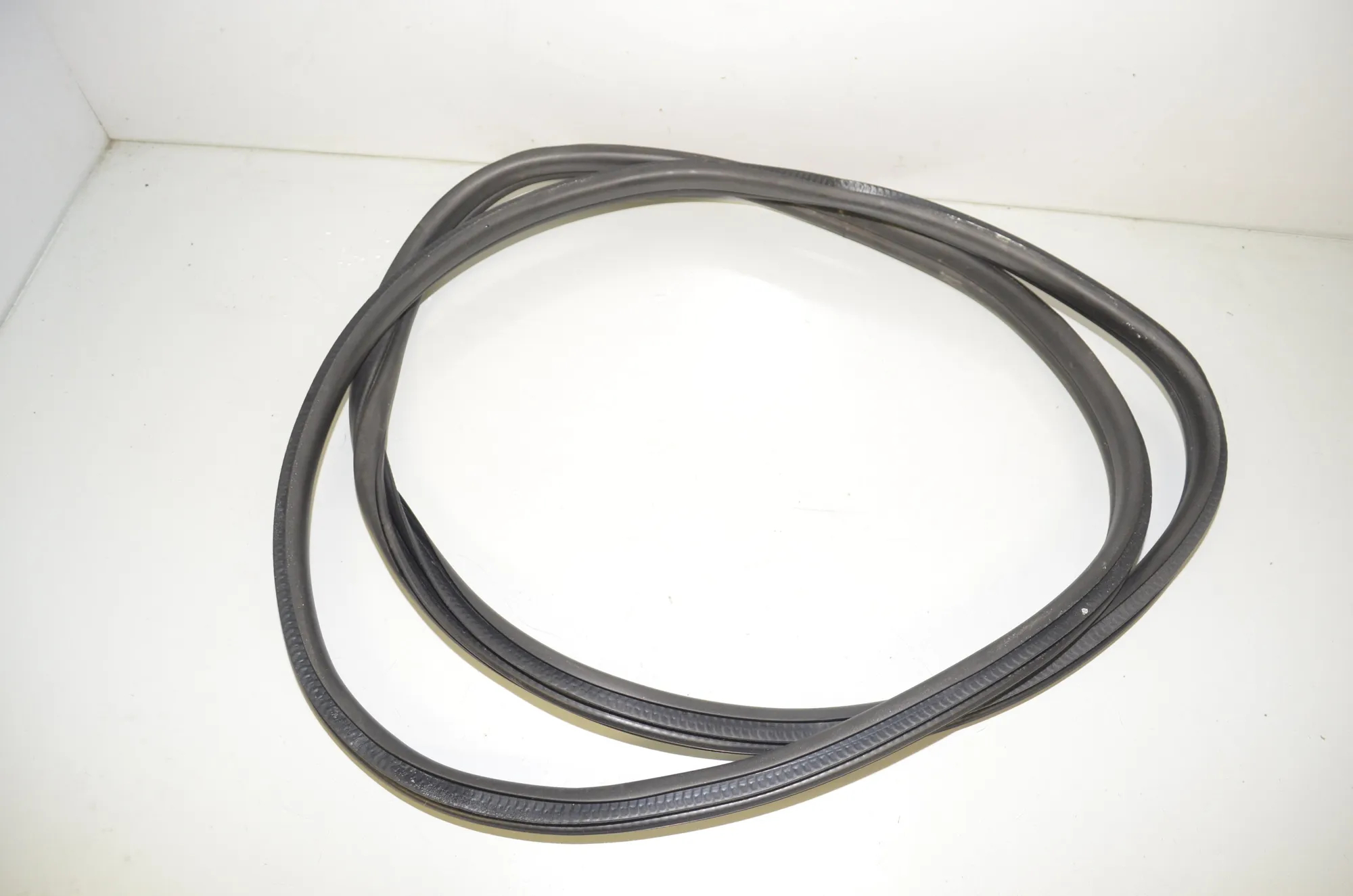 Front Right Door Seal Rubber – OEM 9880688 · BMW 1 (F40) (2019 - -) (F40)118d 2022 – 3