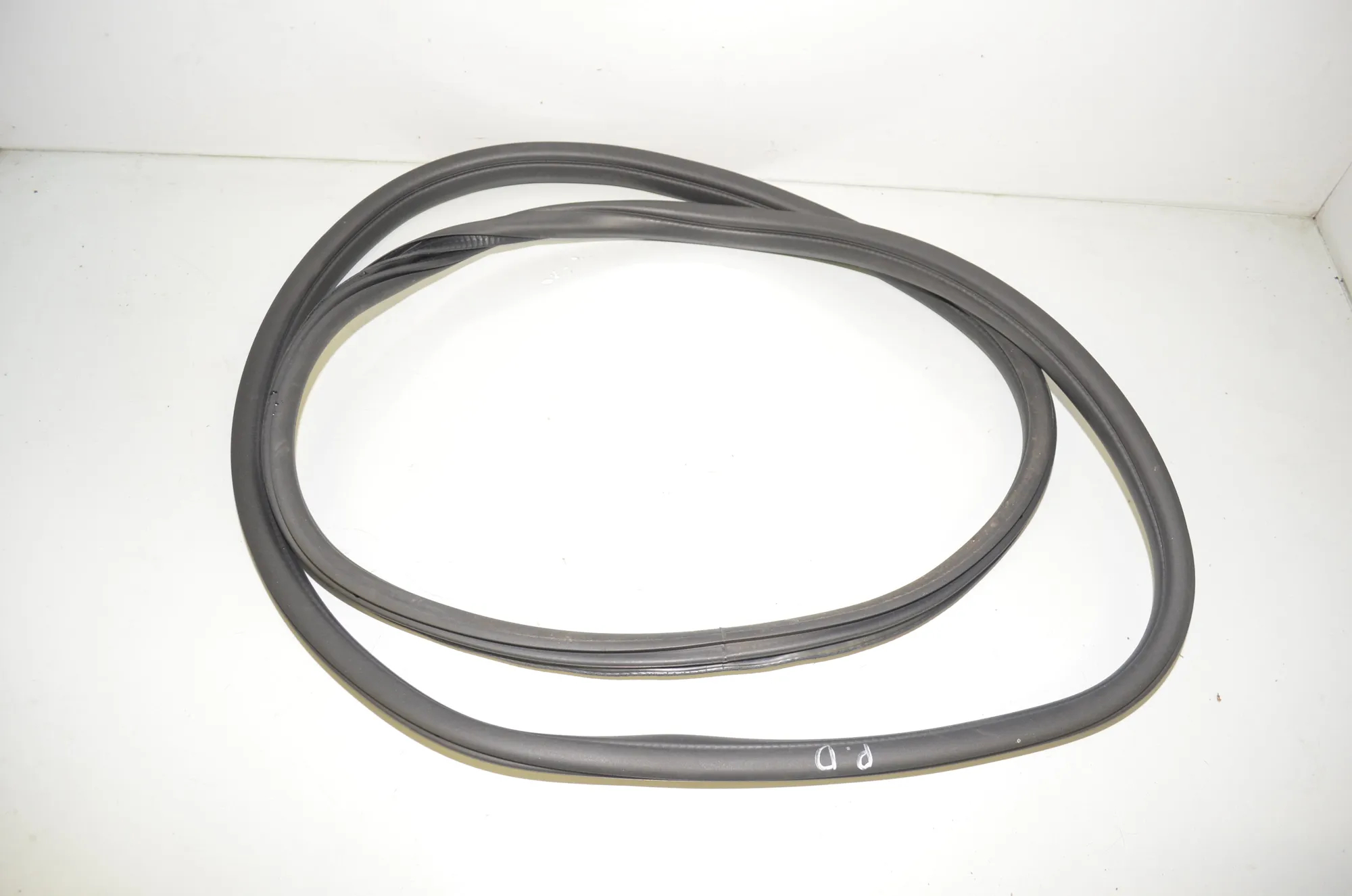Front Right Door Seal Rubber – OEM 9880688 · BMW 1 (F40) (2019 - -) (F40)118d 2022 – 2