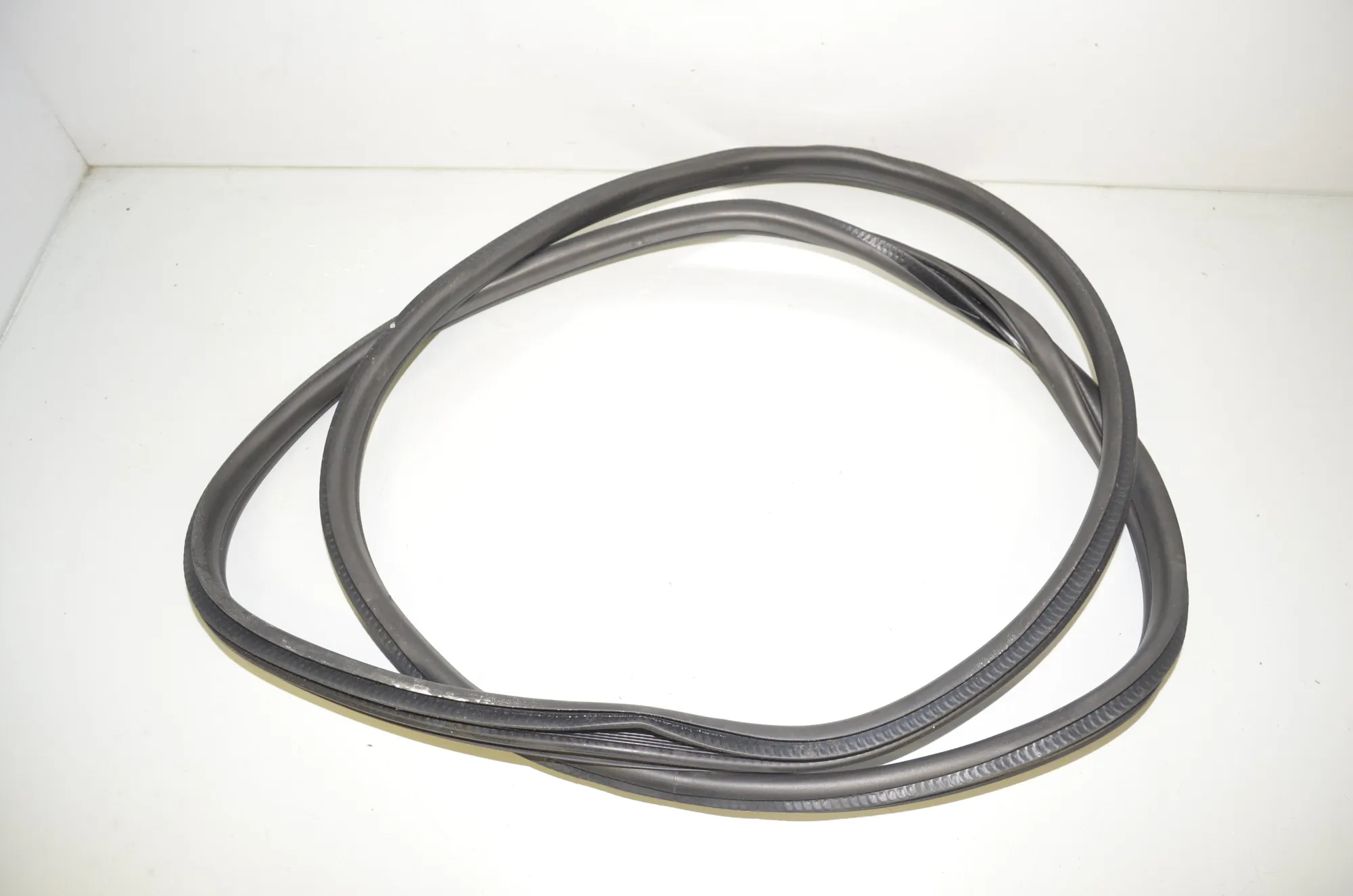 Front Right Door Seal Rubber – OEM 9880688 · BMW 1 (F40) (2019 - -) (F40)118d 2022 – 4
