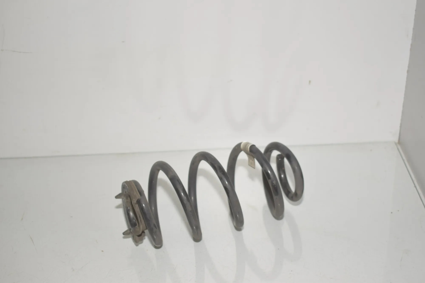 Rear Right Coil Spring – OEM 6897382 · BMW 1 (F40) (2019 - -) (F40)118d 2021