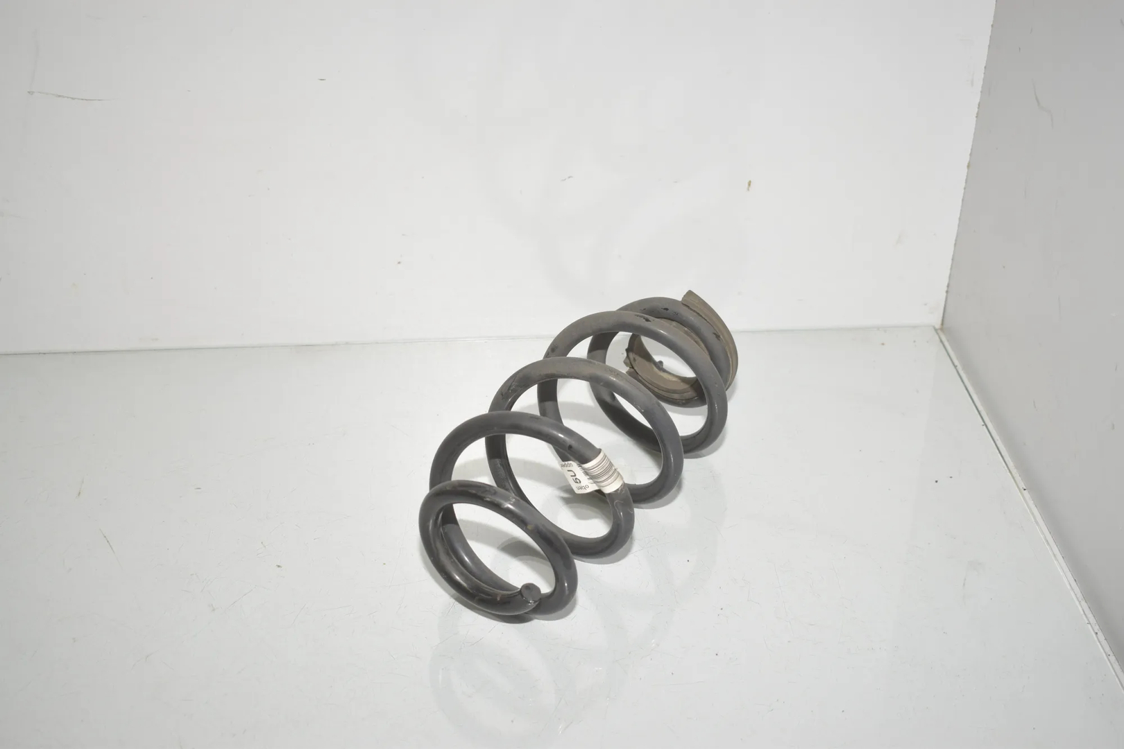Rear Left Coil Spring – OEM 6897382 · BMW 1 (F40) (2019 - -) (F40)118d 2021 – 3