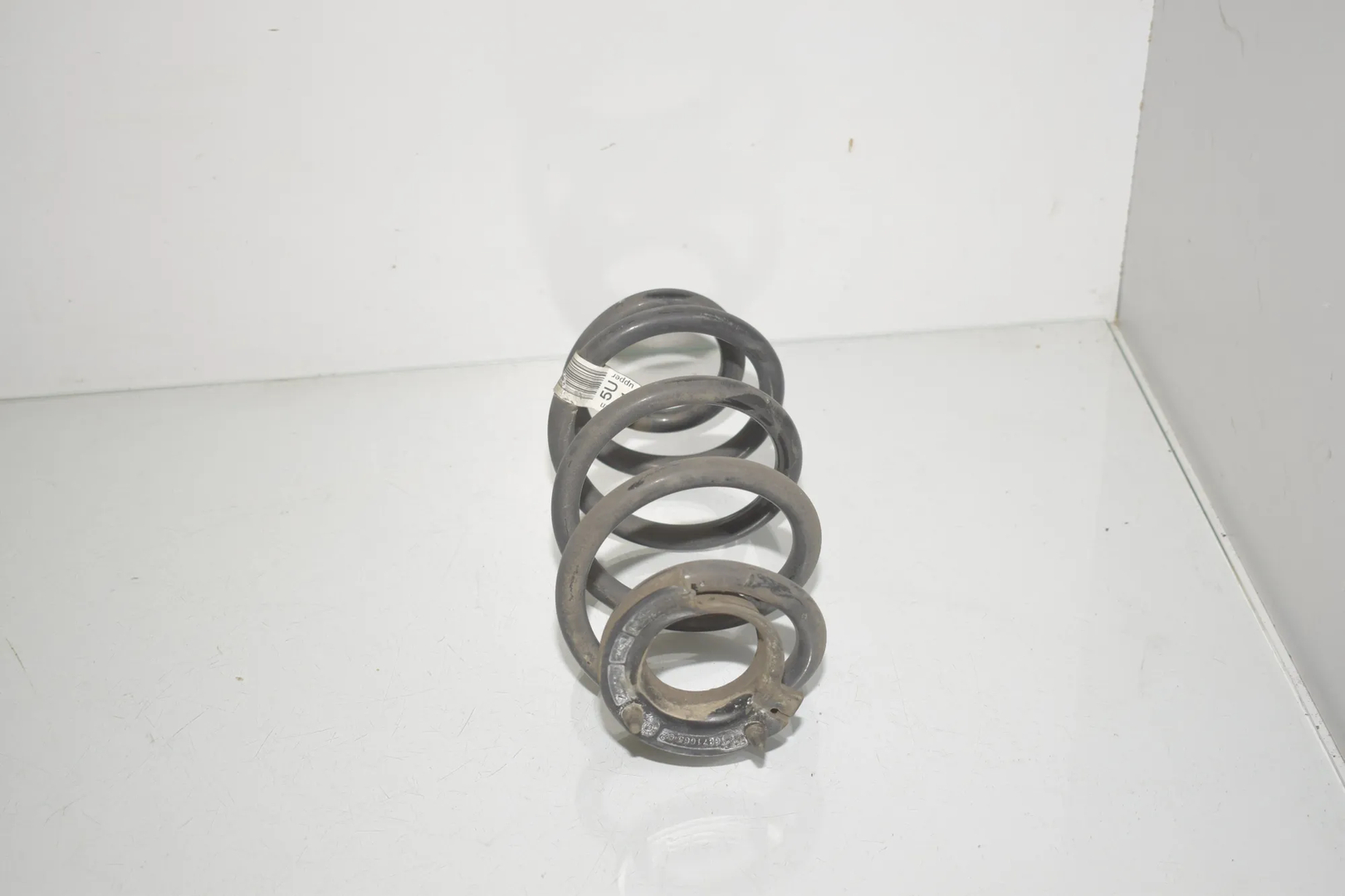 Rear Left Coil Spring – OEM 6897382 · BMW 1 (F40) (2019 - -) (F40)118d 2021