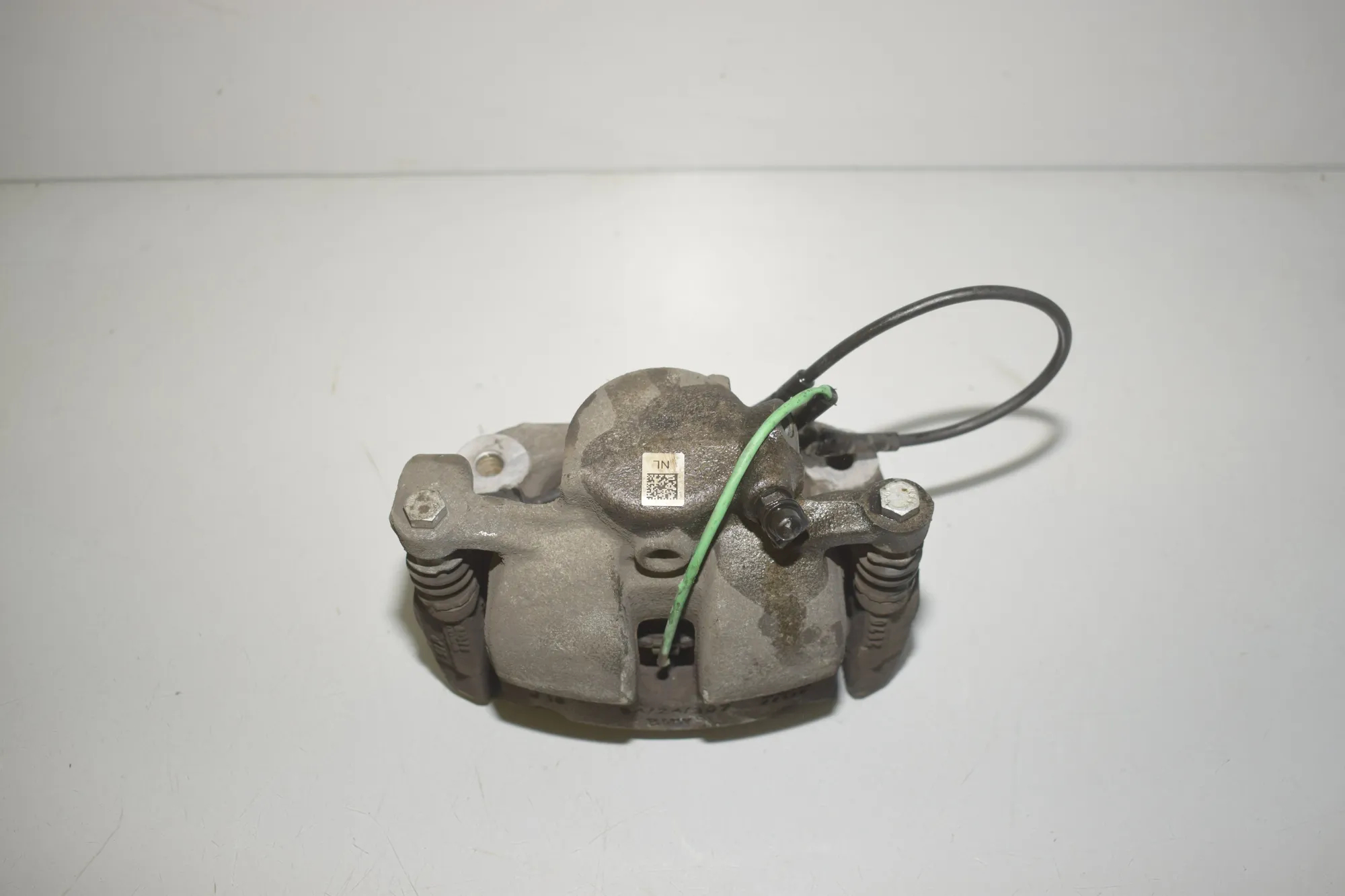 Front Left Brake Caliper – OEM 6860265 · BMW 1 (F40) (2019 - -) (F40)118d 2021 – 2