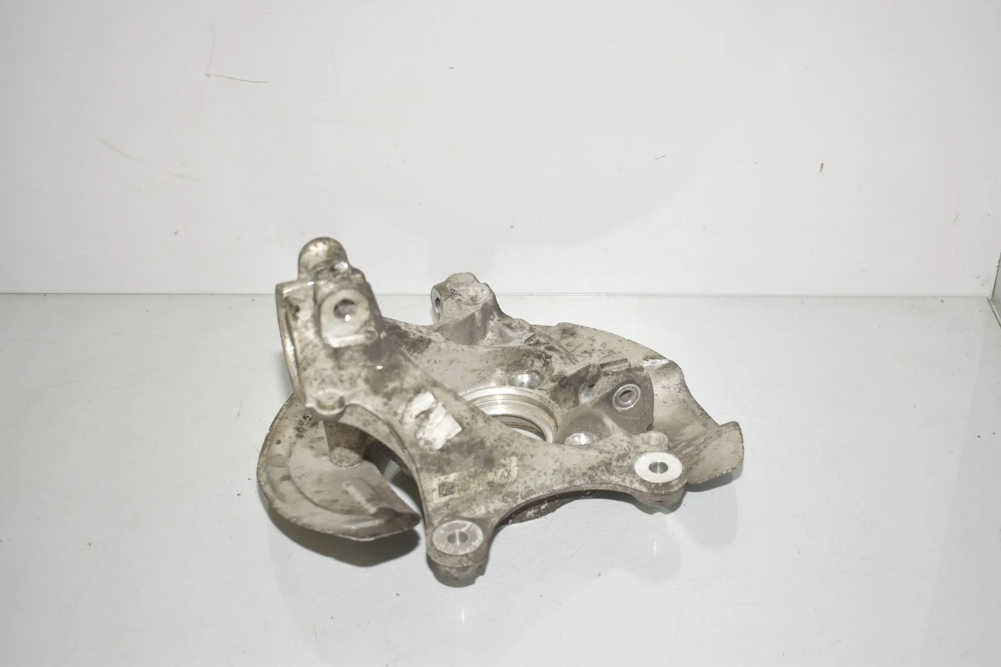 Front Right Wheel Hub – OEM 6876646 · BMW 1 (F40) (2019 - -) (F40)118d 2021 – 3