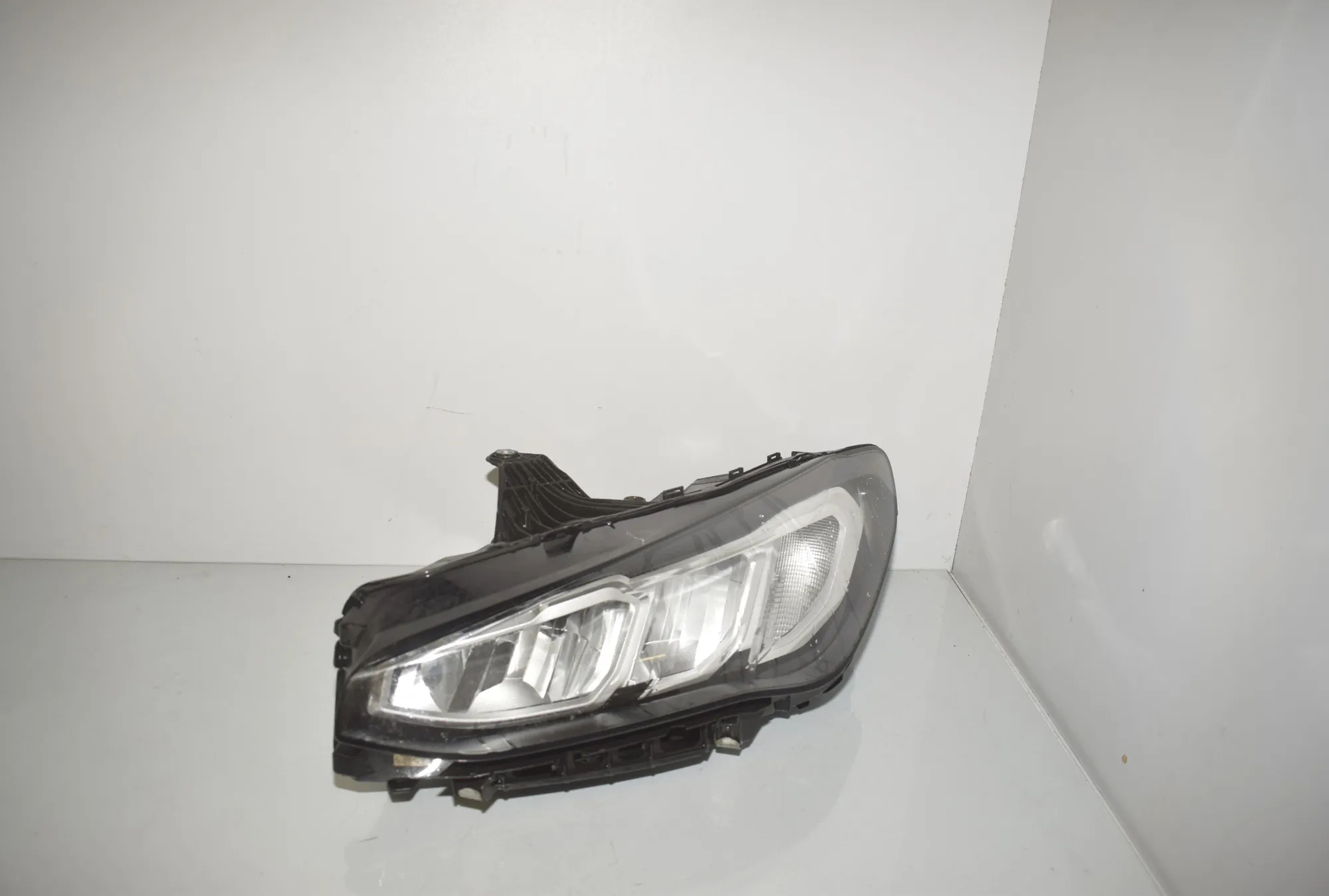 Front Left Headlight – OEM 5A42243 · BMW 2 Active Tourer (U06) (2021 - -) 218i 2023 – 4