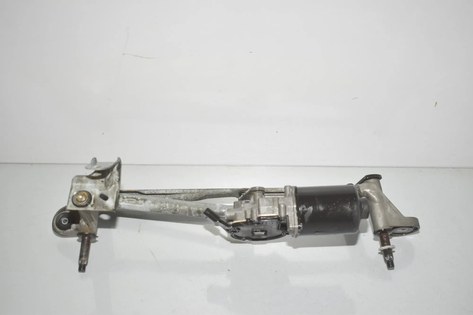 Front Windshield Wiper Mechanism – OEM 7159284 · BMW 2 Active Tourer (U06) (2021 - -) 218i 2023