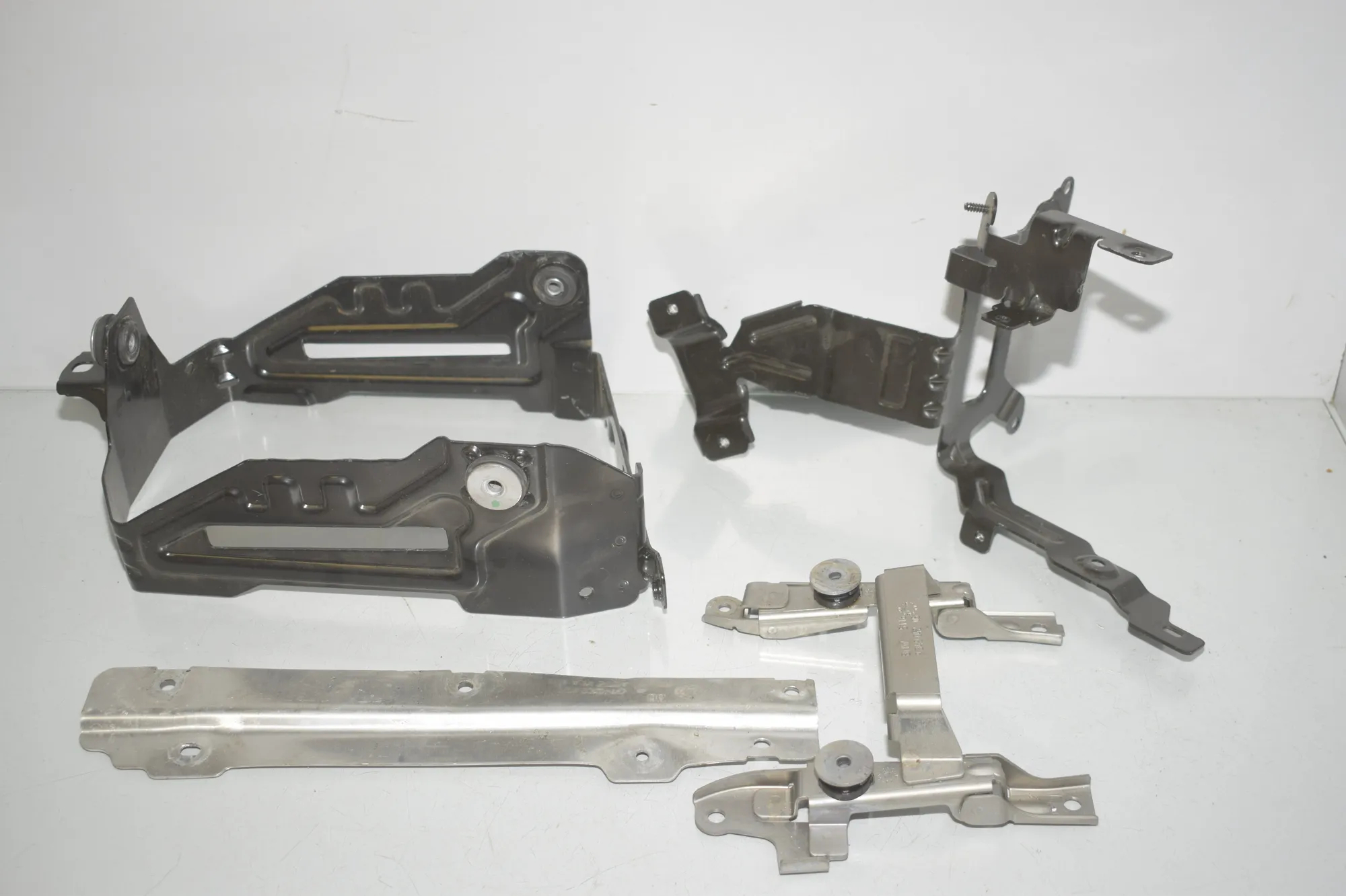 Bracket – OEM 7375871 · BMW 5 (G30) (2016 - -) 530 e iPerformance 2019