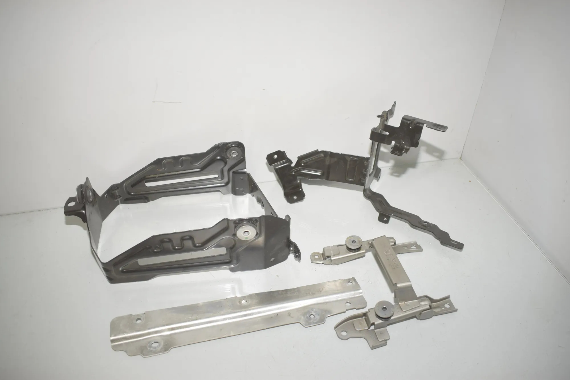 Bracket – OEM 7375871 · BMW 5 (G30) (2016 - -) 530 e iPerformance 2019 – 2