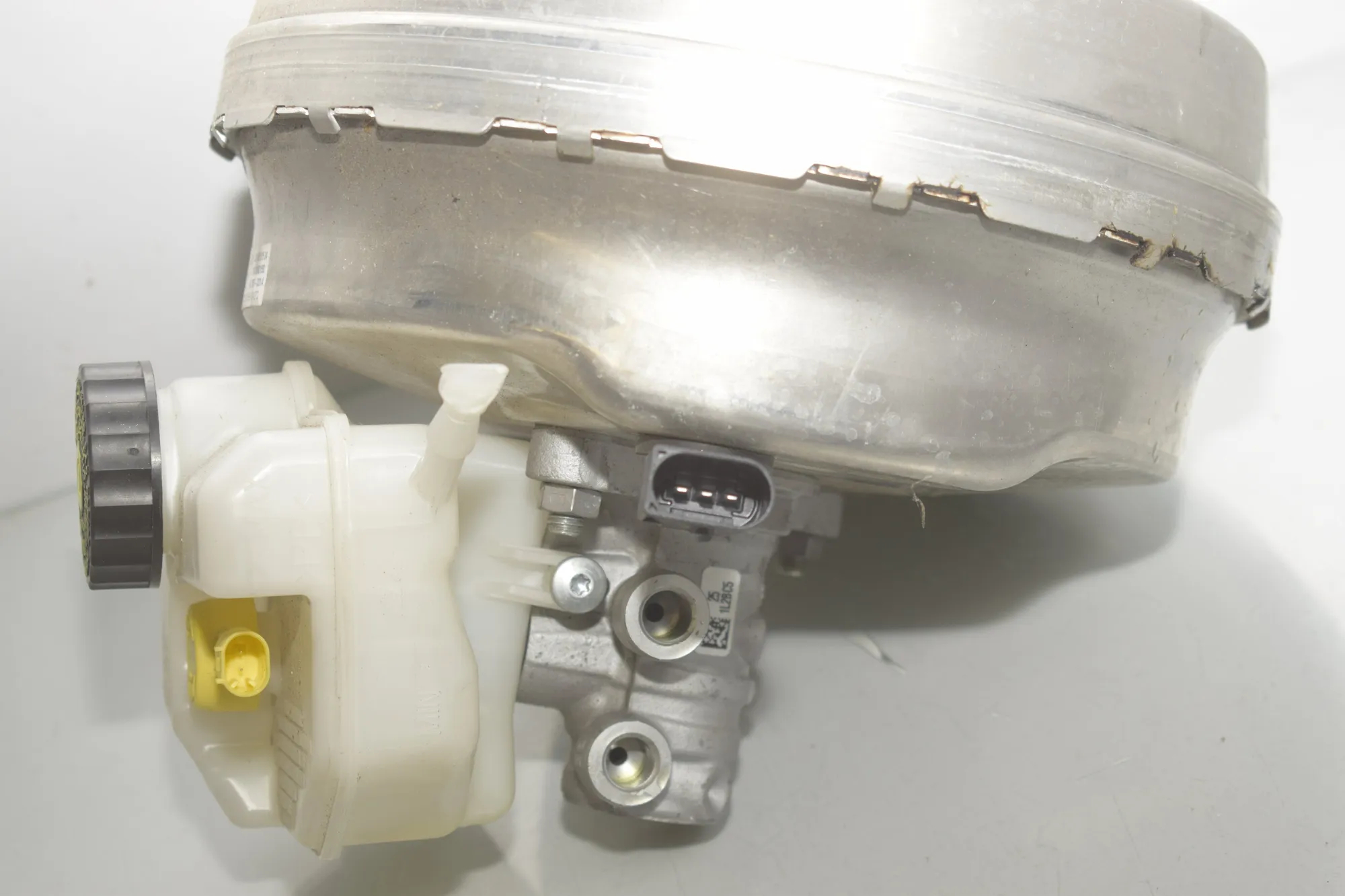 Brake Servo Booster – OEM 6861215 · BMW 5 (G30) (2016 - -) 530 e iPerformance 2019 – 3