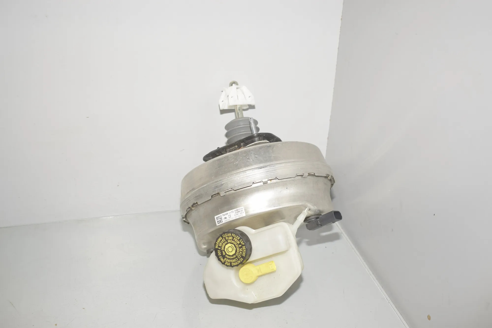 Brake Servo Booster – OEM 6861215 · BMW 5 (G30) (2016 - -) 530 e iPerformance 2019 – 2