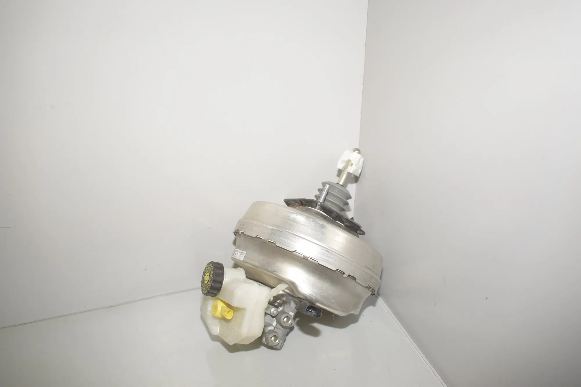 Brake Servo Booster – OEM 6861215 · BMW 5 (G30) (2016 - -) 530 e iPerformance 2019