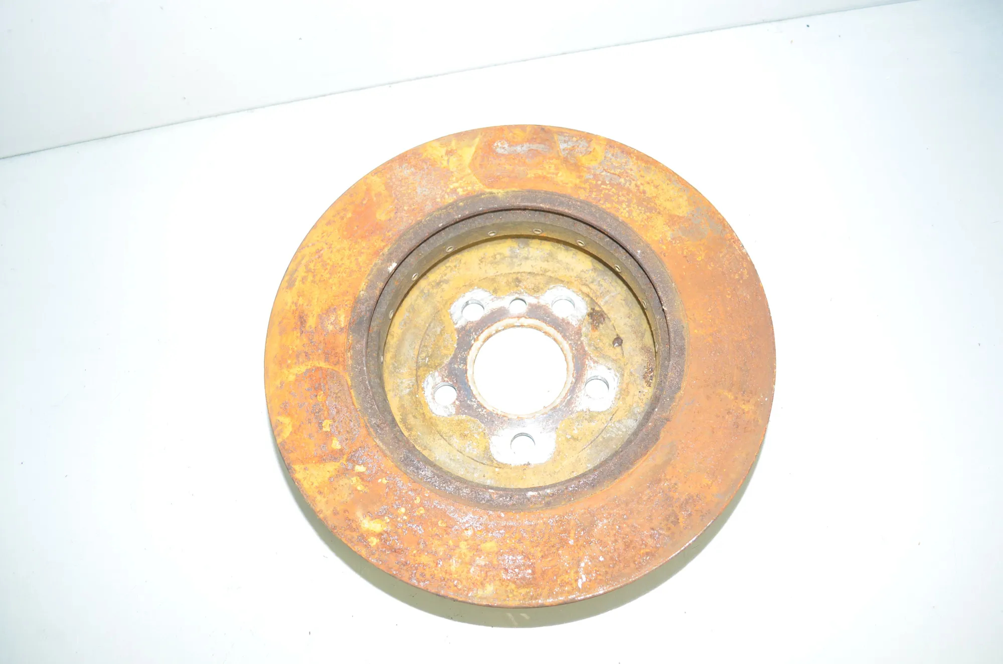 Rear Left Brake Disc – OEM 6882245 · BMW 5 (G30) (2016 - -) 530 e iPerformance 2019 – 3