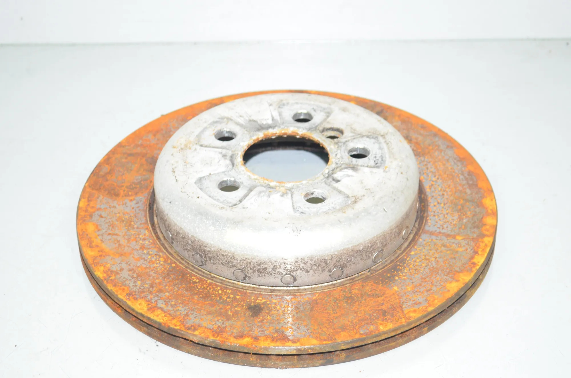 Rear Left Brake Disc – OEM 6882245 · BMW 5 (G30) (2016 - -) 530 e iPerformance 2019 – 2