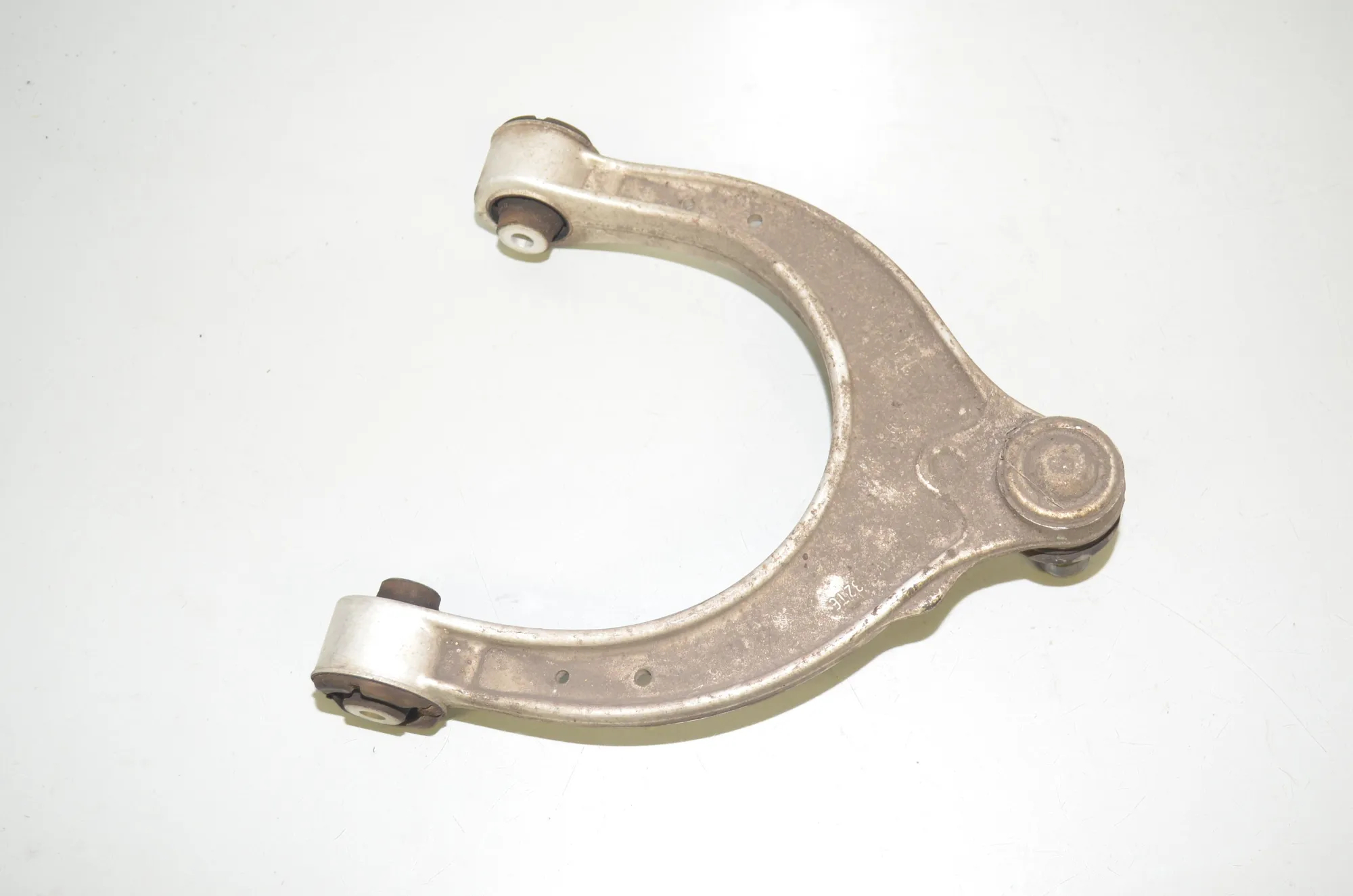 Front Left Upper Control Arm – OEM 6861185 · BMW 5 (G30) (2016 - -) 530 e iPerformance 2019