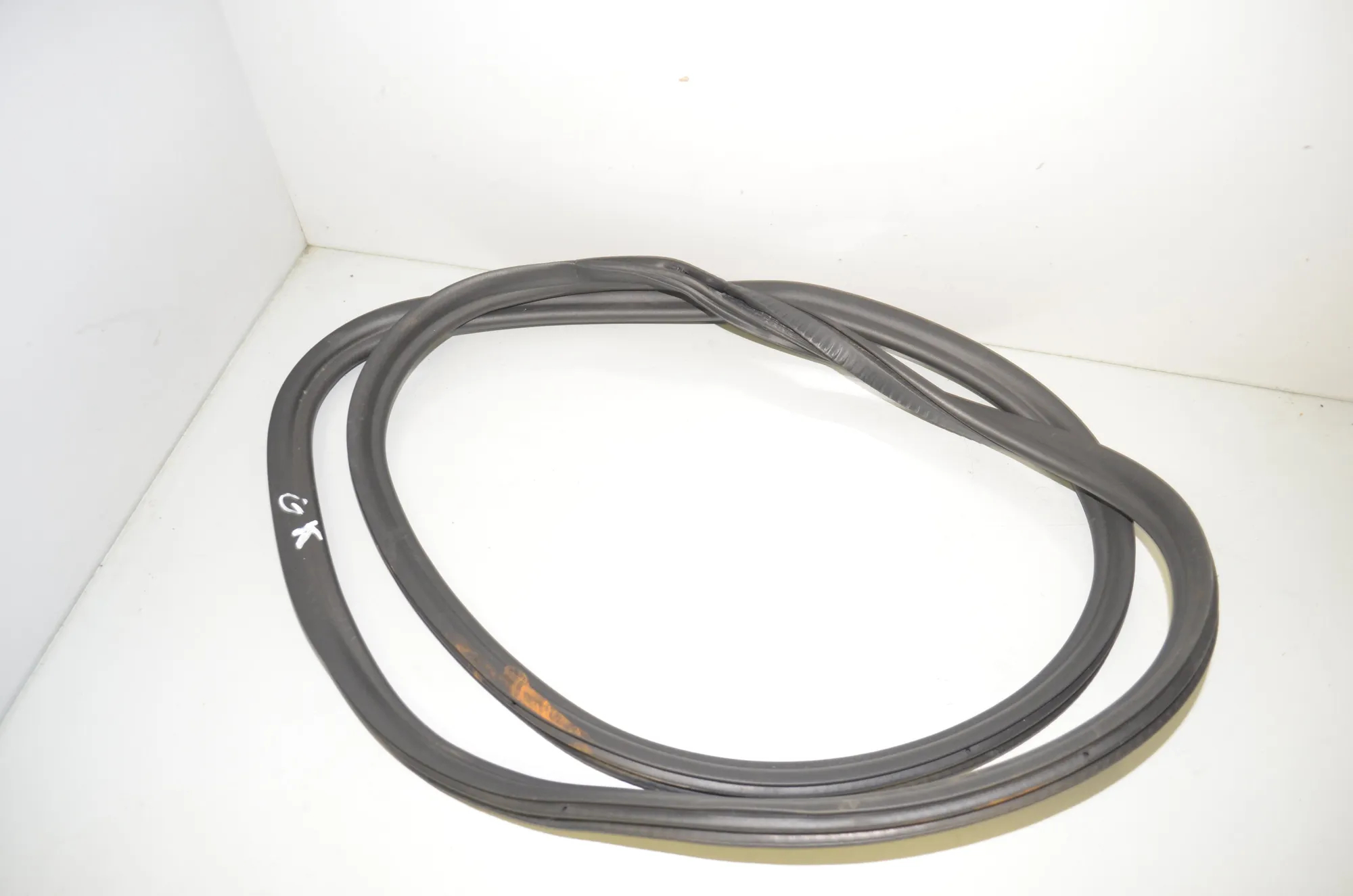 Rear Left Door Seal Rubber – OEM 7468732 · BMW 5 (G30) (2016 - -) 530 e iPerformance 2019 – 2