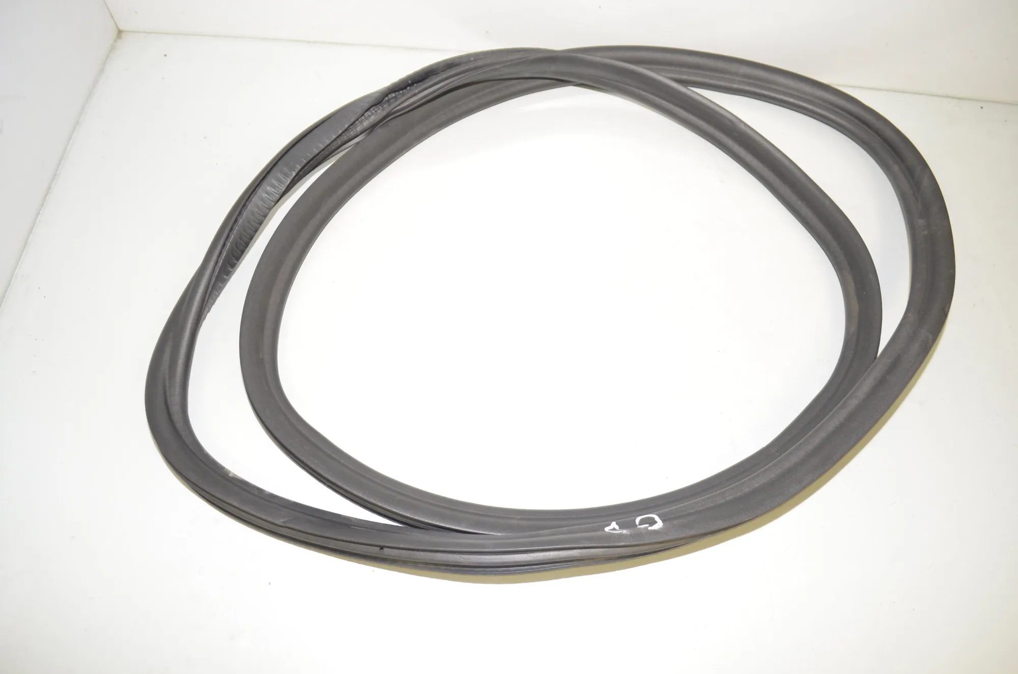 Rear Right Door Seal Rubber – OEM 7468732 · BMW 5 (G30) (2016 - -) 530 e iPerformance 2019 – 2