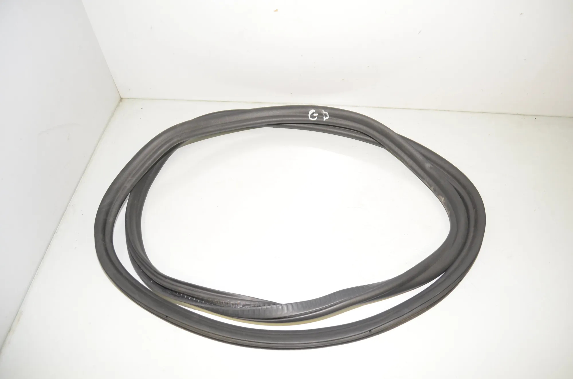 Rear Right Door Seal Rubber – OEM 7468732 · BMW 5 (G30) (2016 - -) 530 e iPerformance 2019