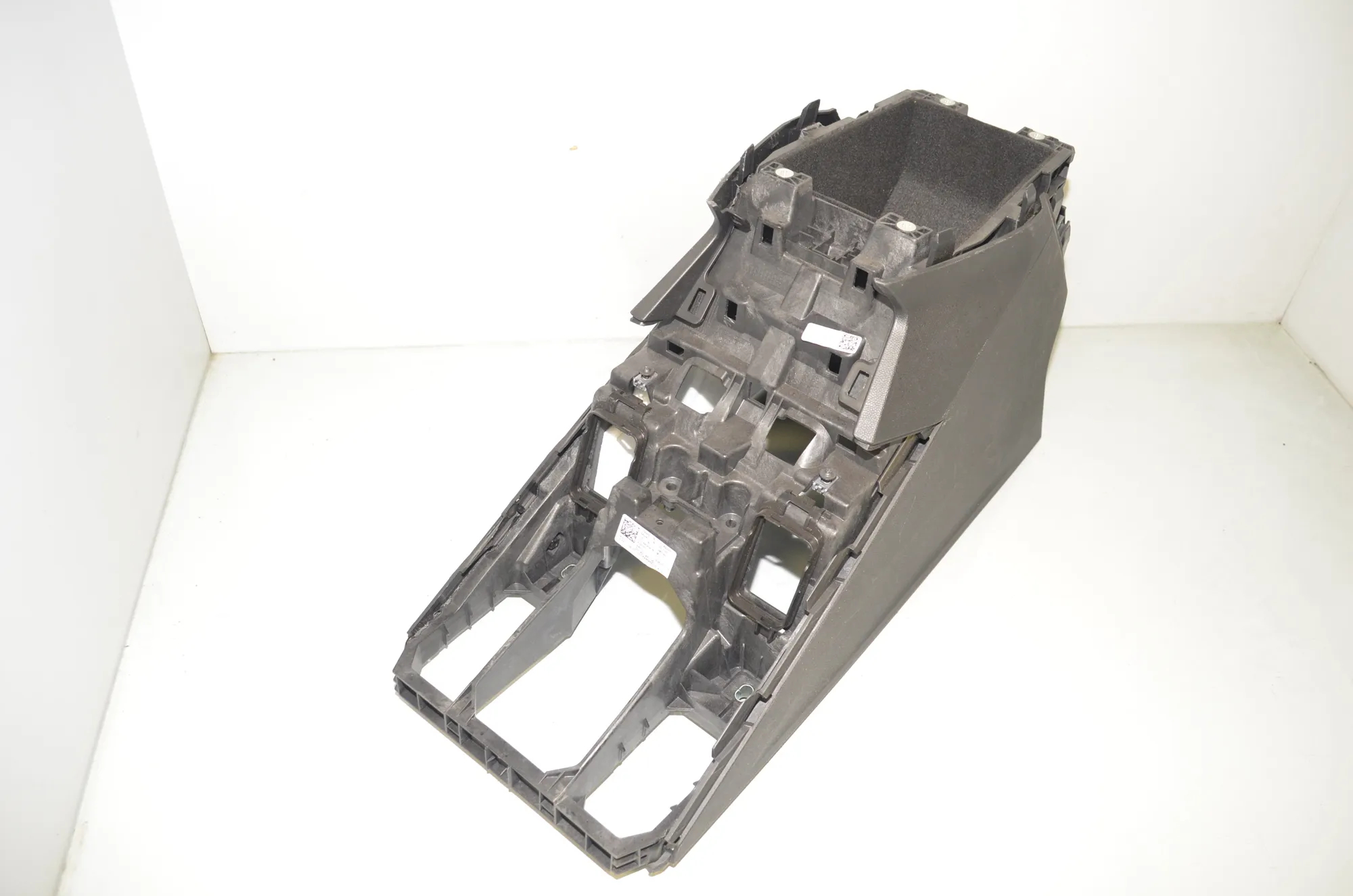 Center Console – OEM 9490613 · BMW iX (I20) (2021 - -) xDrive 40 2021 – 2