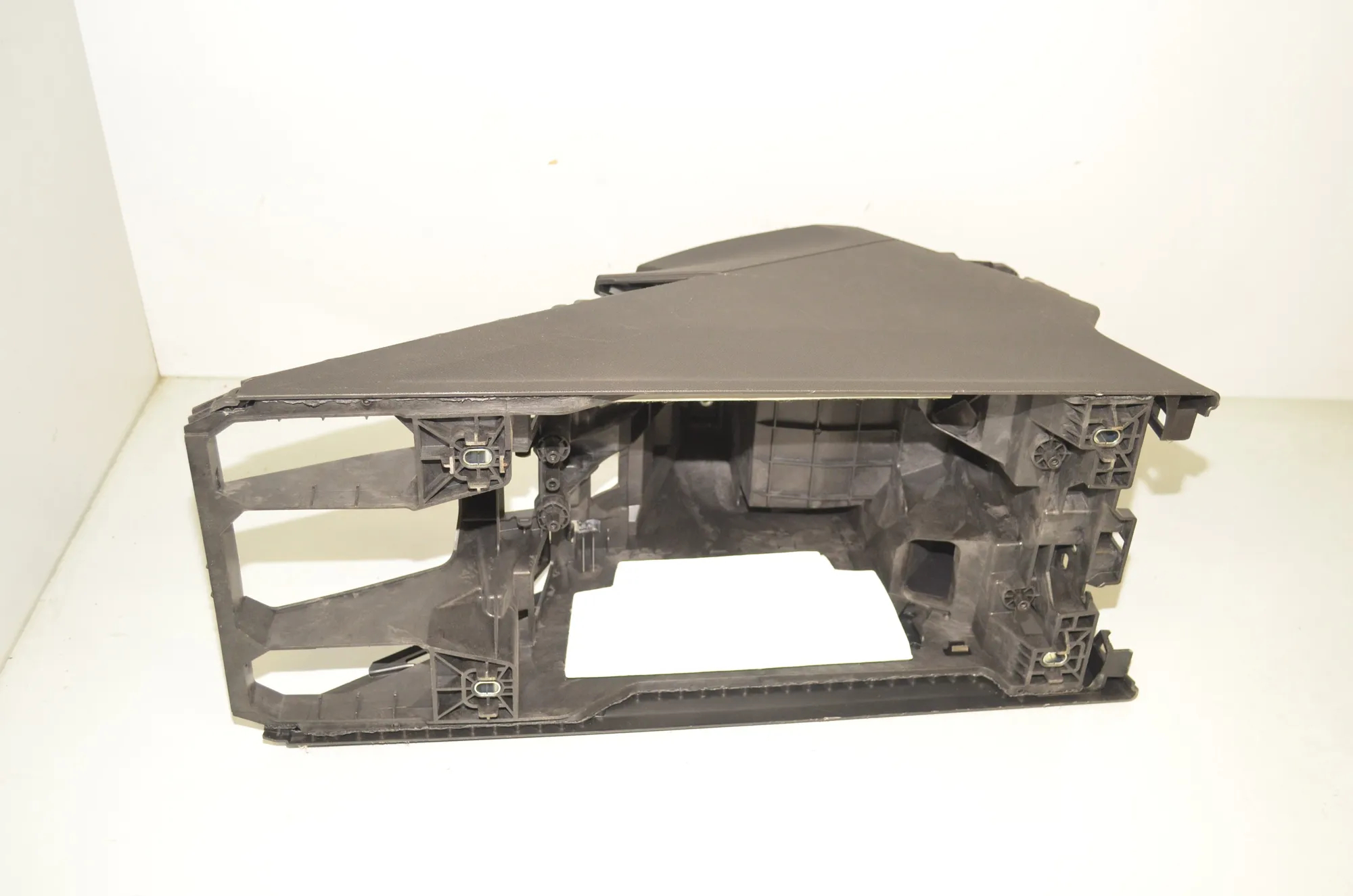 Center Console – OEM 9490613 · BMW iX (I20) (2021 - -) xDrive 40 2021 – 5