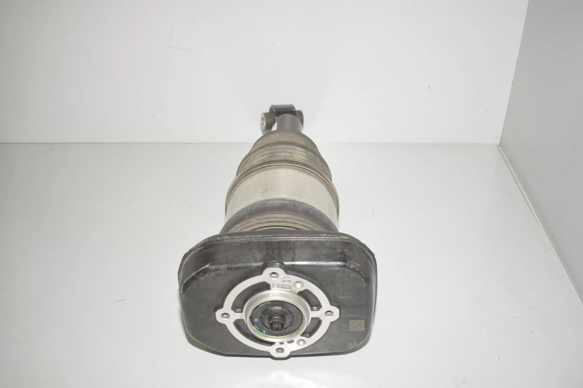 Rear Left Shock Absorber – OEM 5A5BE15 · BMW i4 (G26) BMW i4 (G26) eDrive35 2023 – 3