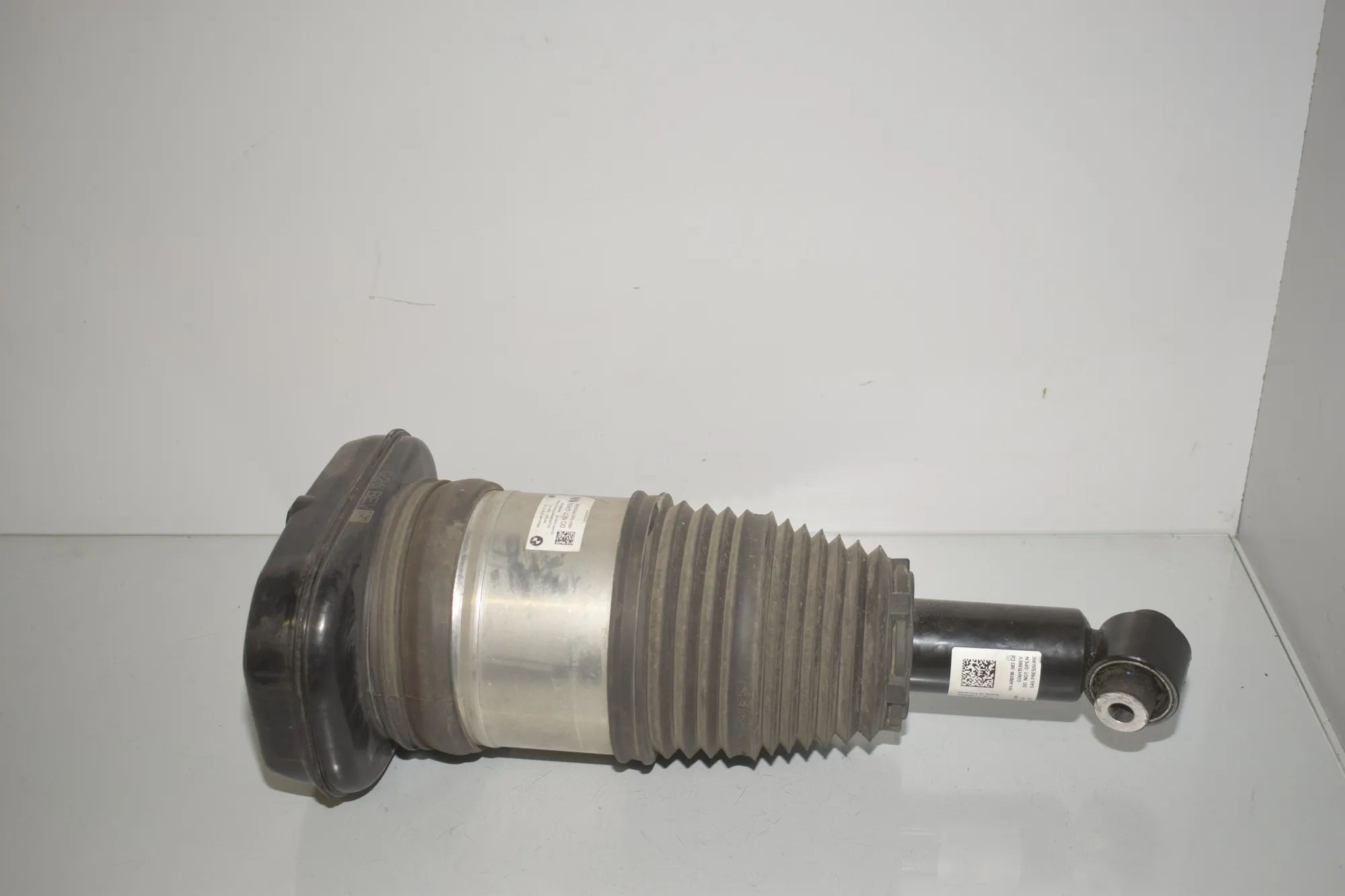 Rear Left Shock Absorber – OEM 5A5BE15 · BMW i4 (G26) BMW i4 (G26) eDrive35 2023 – 5