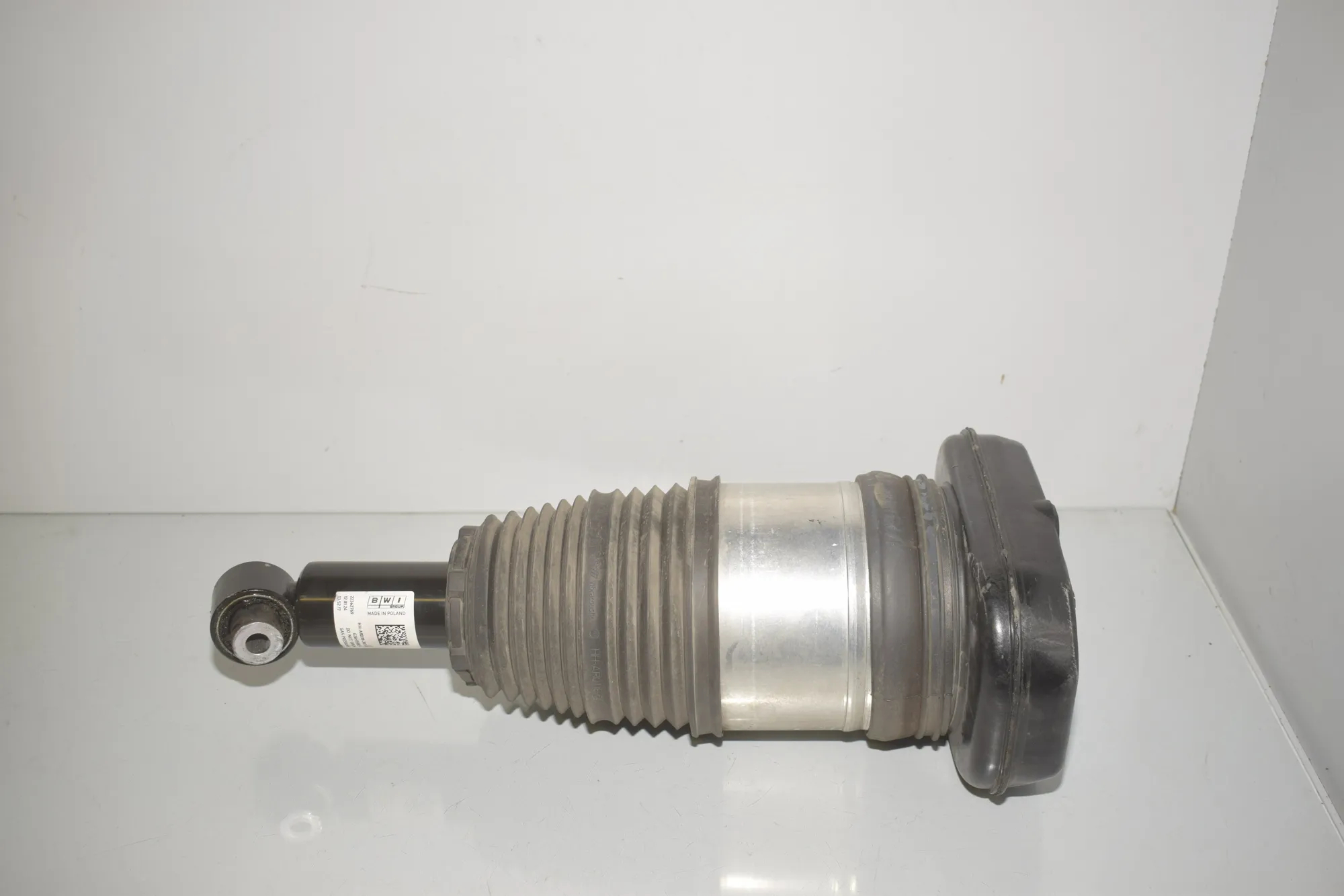Rear Left Shock Absorber – OEM 5A5BE15 · BMW i4 (G26) BMW i4 (G26) eDrive35 2023