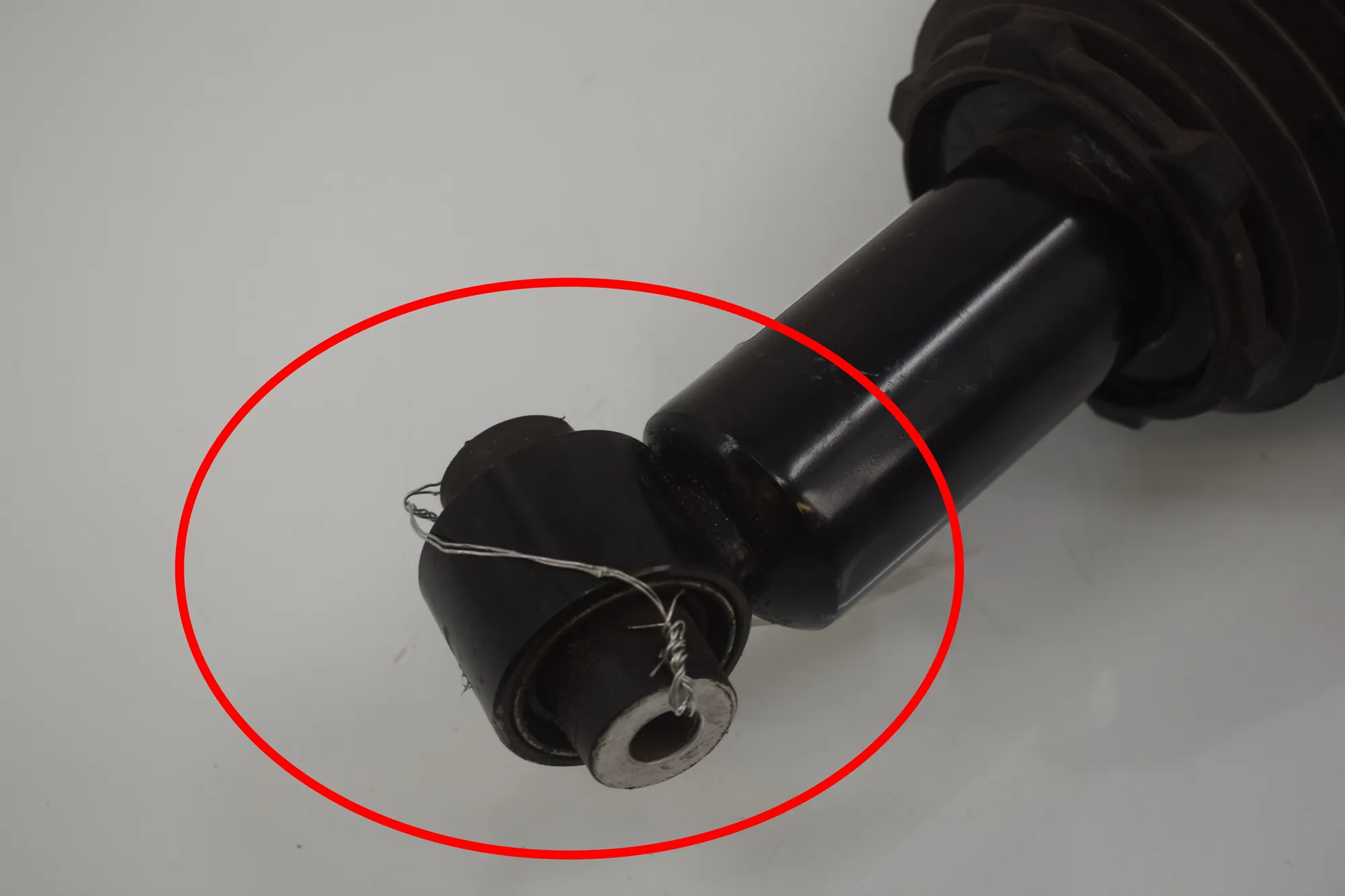Rear Left Shock Absorber – OEM 5A5BE15 · BMW i4 (G26) BMW i4 (G26) eDrive35 2023 – 7