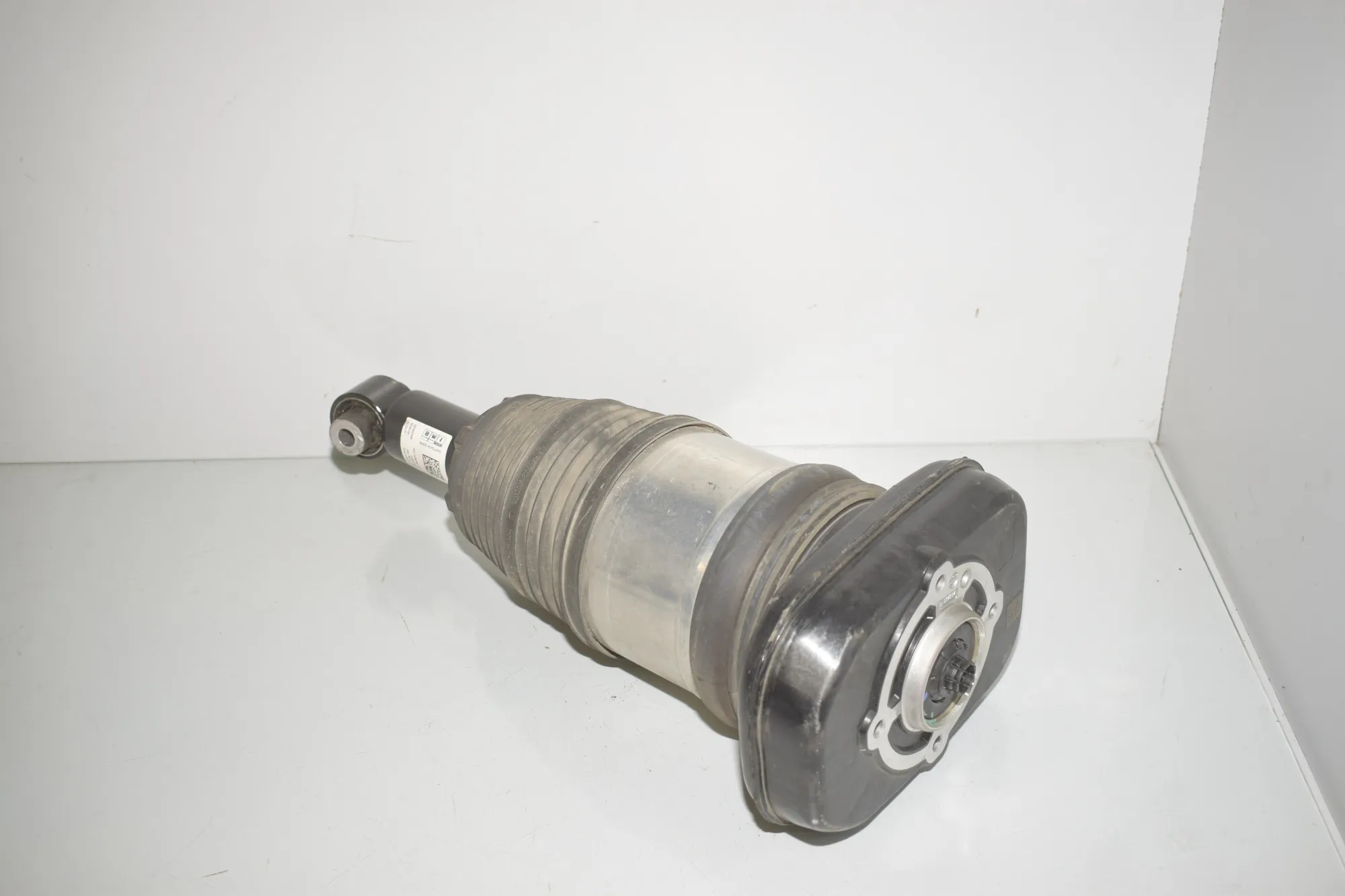 Rear Left Shock Absorber – OEM 5A5BE15 · BMW i4 (G26) BMW i4 (G26) eDrive35 2023 – 2