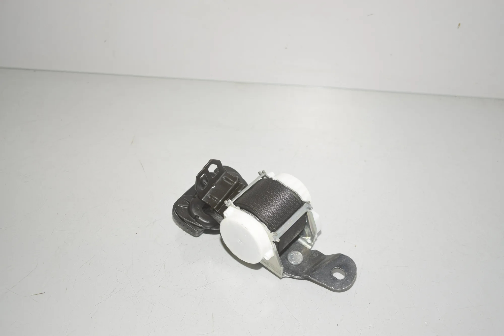 Rear Middle Seatbelt – OEM 7469270 · BMW X1 (F48) xDrive 25 i 2020