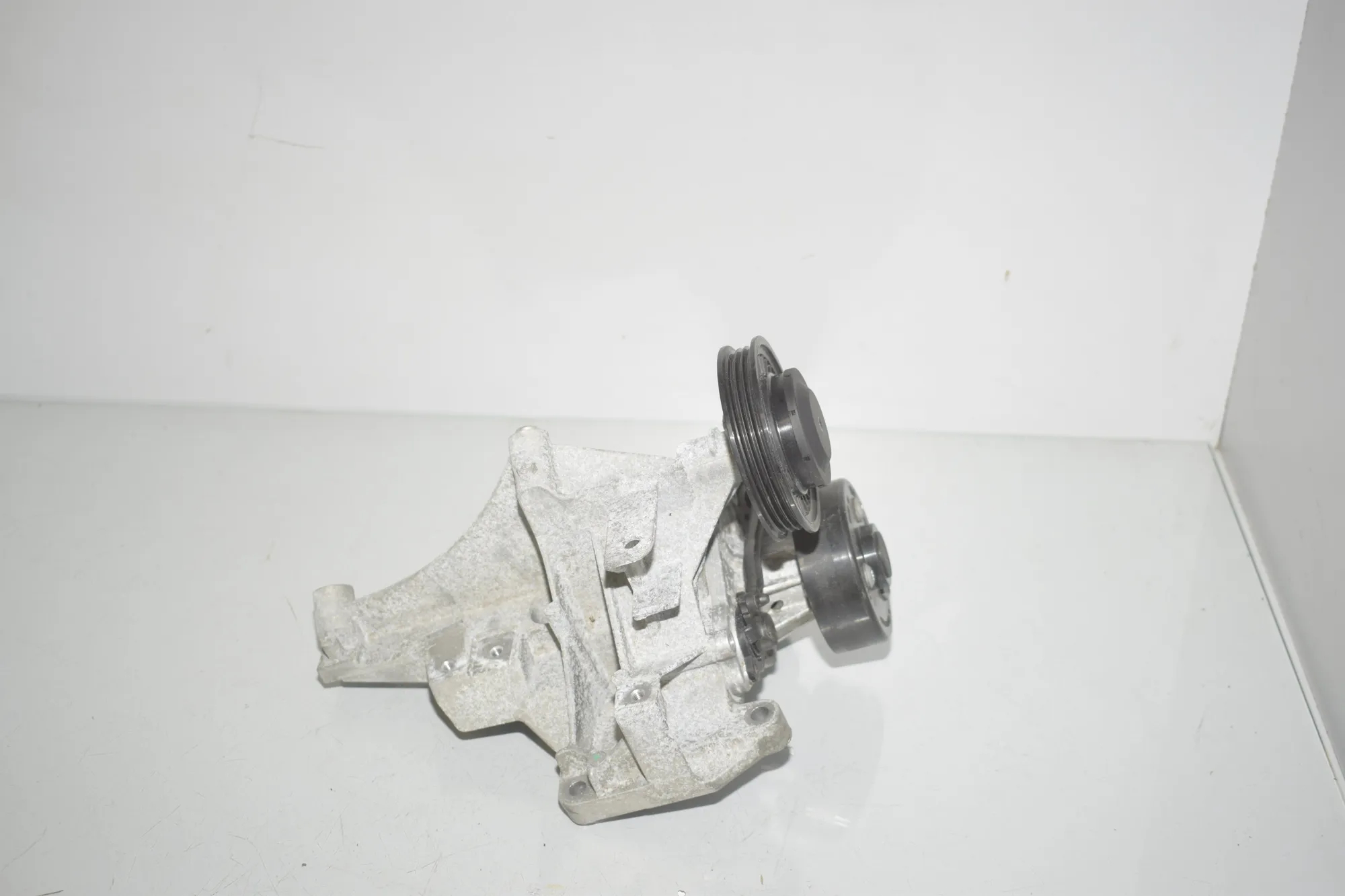 Water Pump – OEM 7644810 · BMW 5 (G30) (2016 - -) 530 e iPerformance 2019